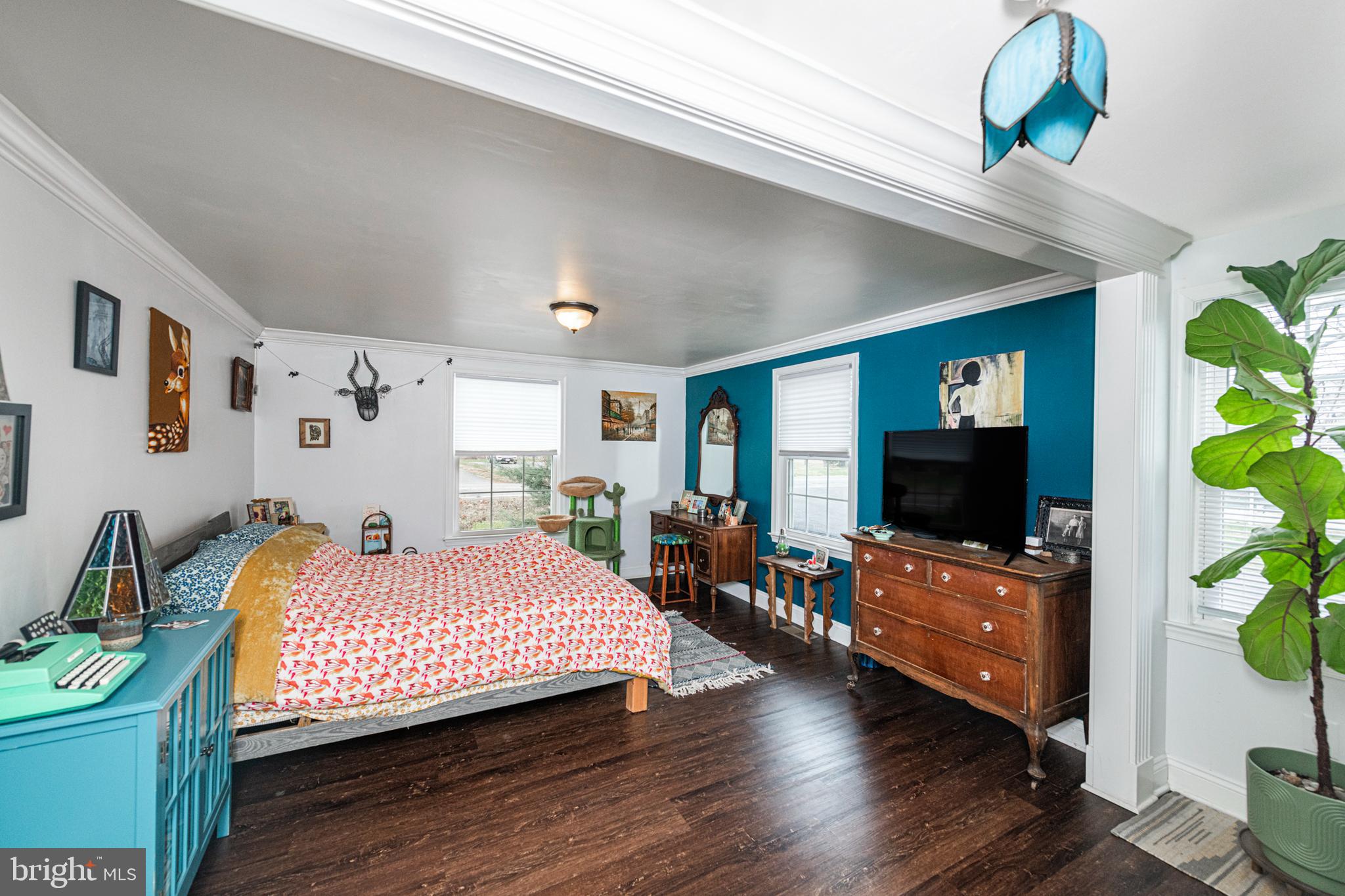 1720 FARMINGTON AVENUE