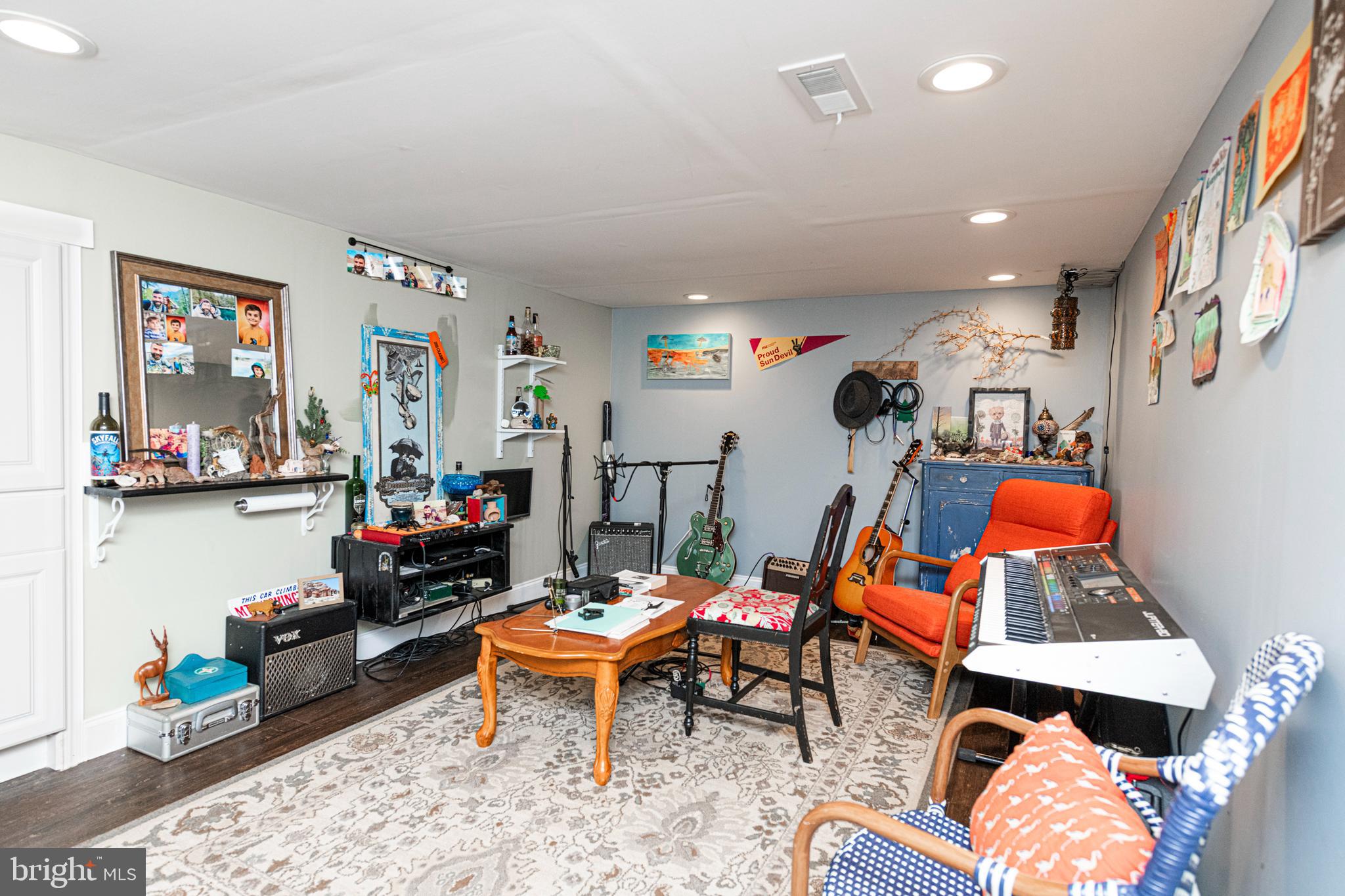 1720 FARMINGTON AVENUE