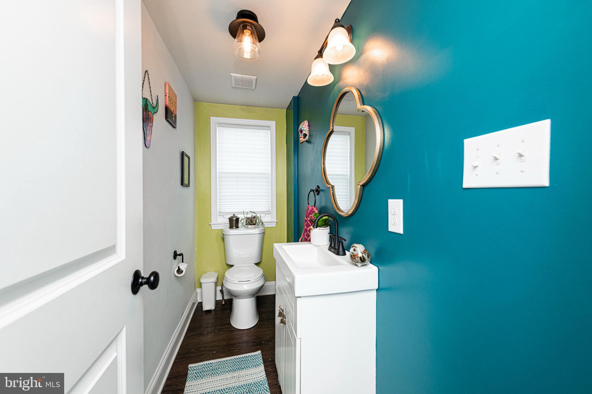 1720 FARMINGTON AVENUE