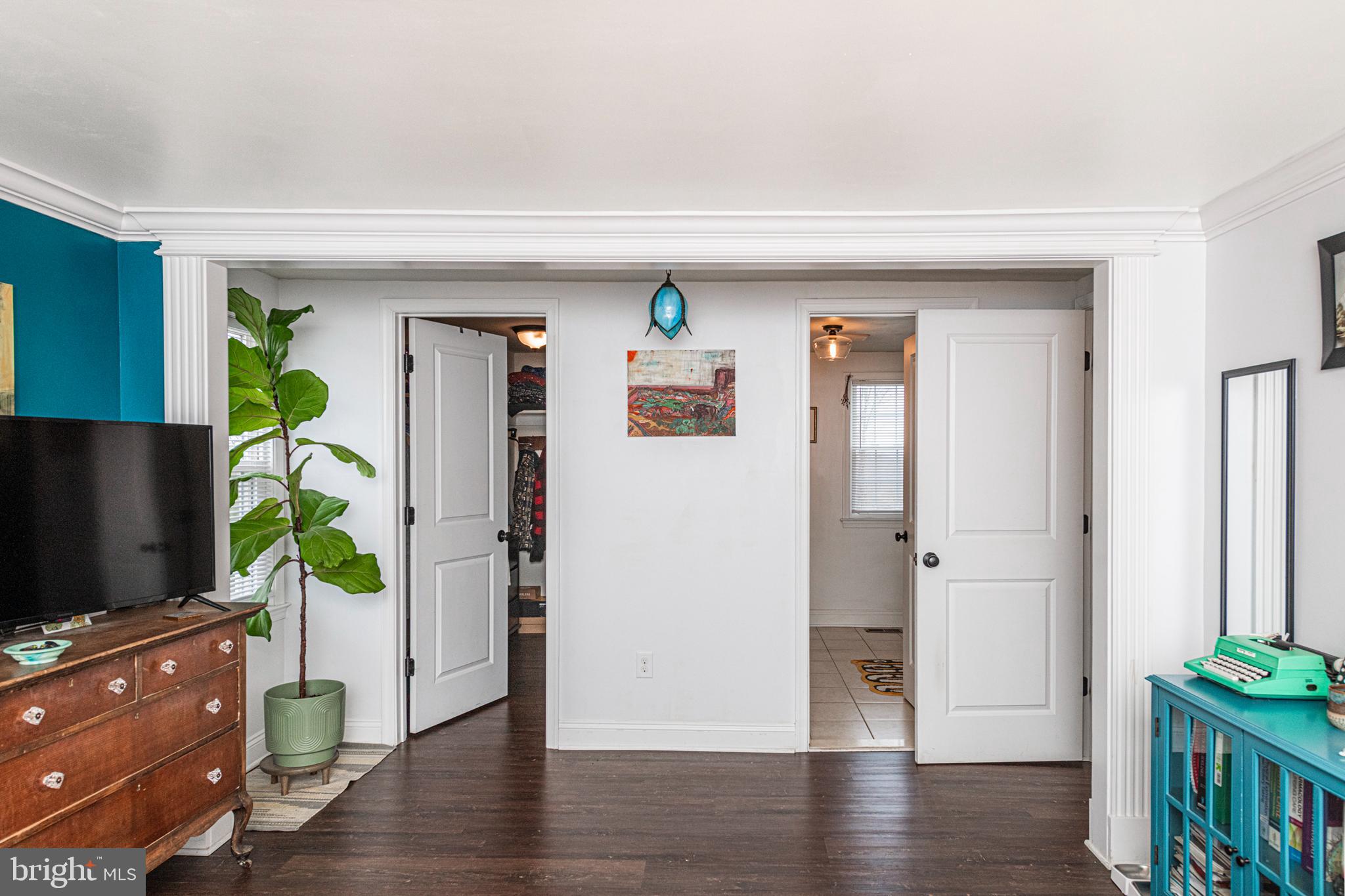 1720 FARMINGTON AVENUE