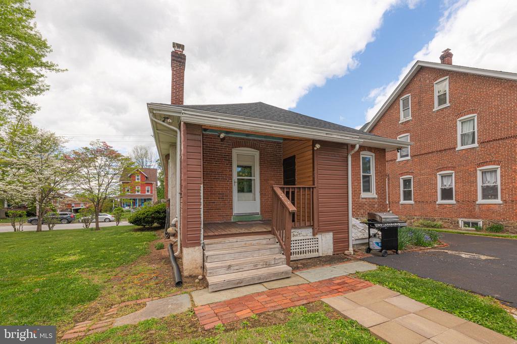 670 CHURCH STREET