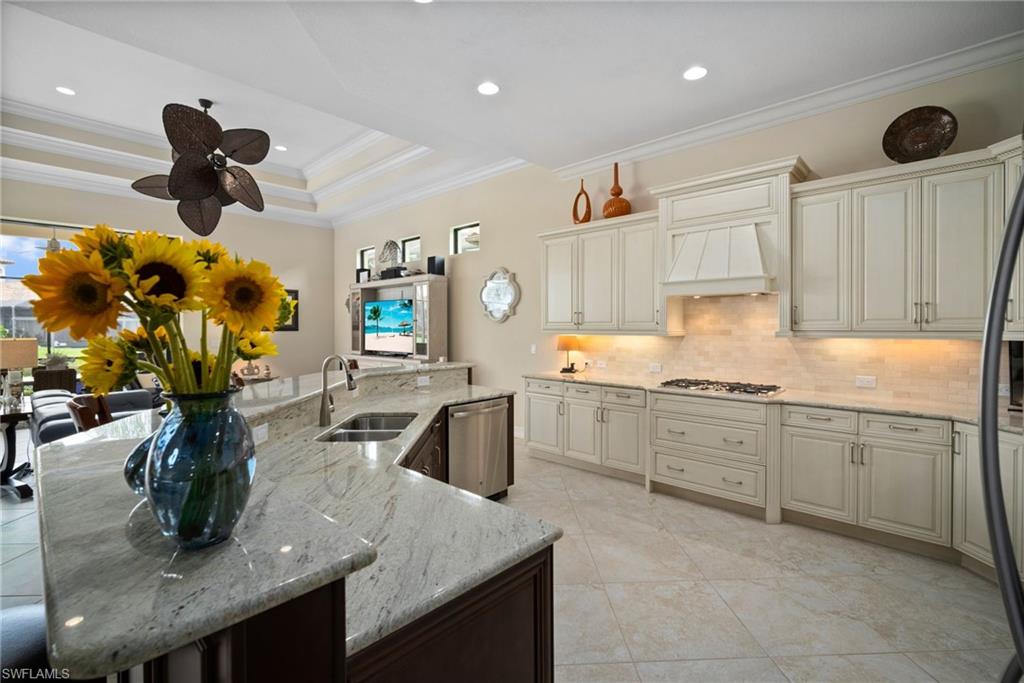 6692 Costa CIR