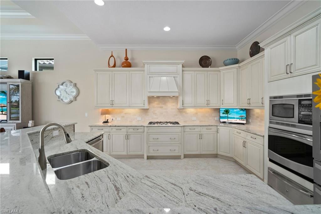 6692 Costa CIR