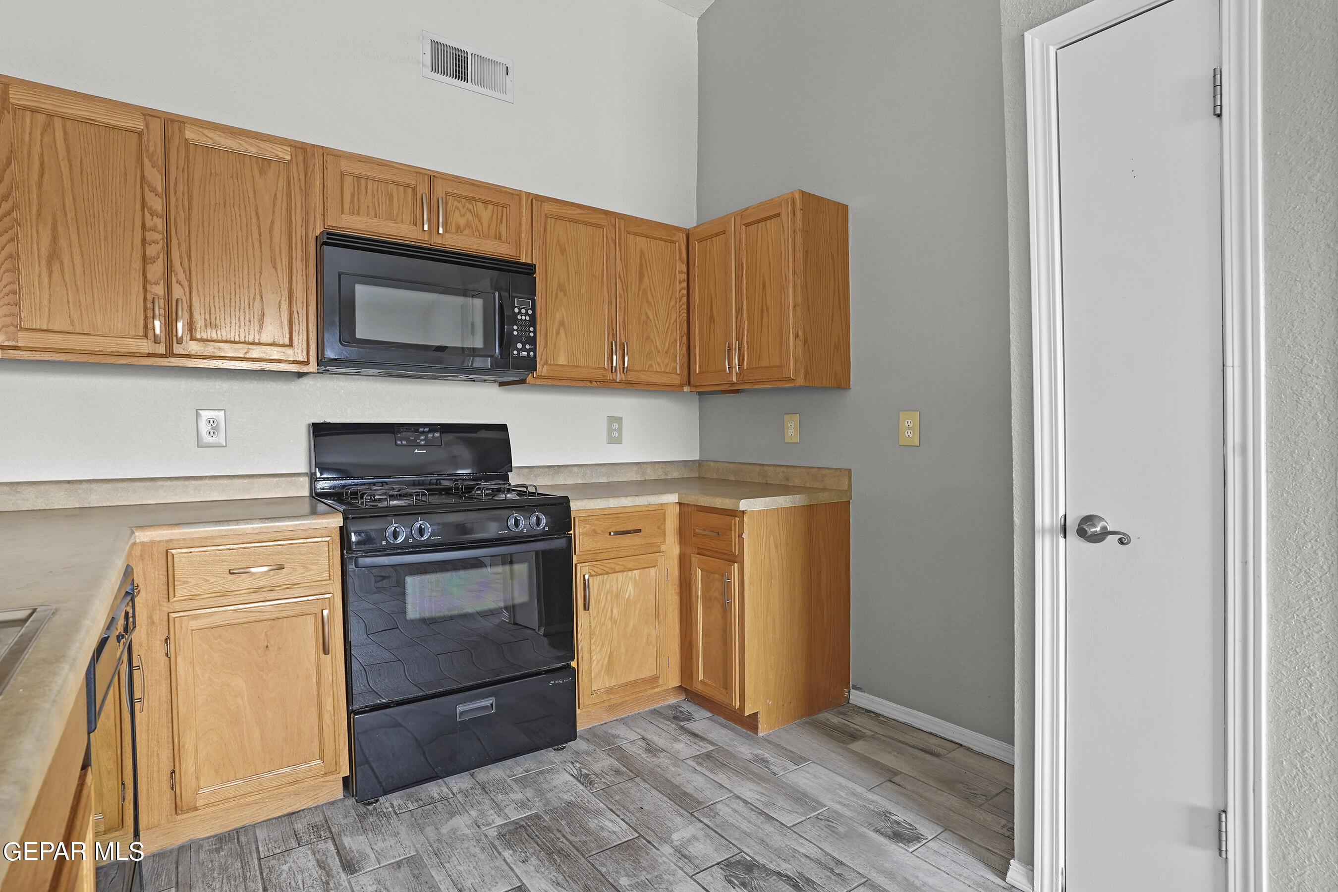 14044 PETER NOYES Drive