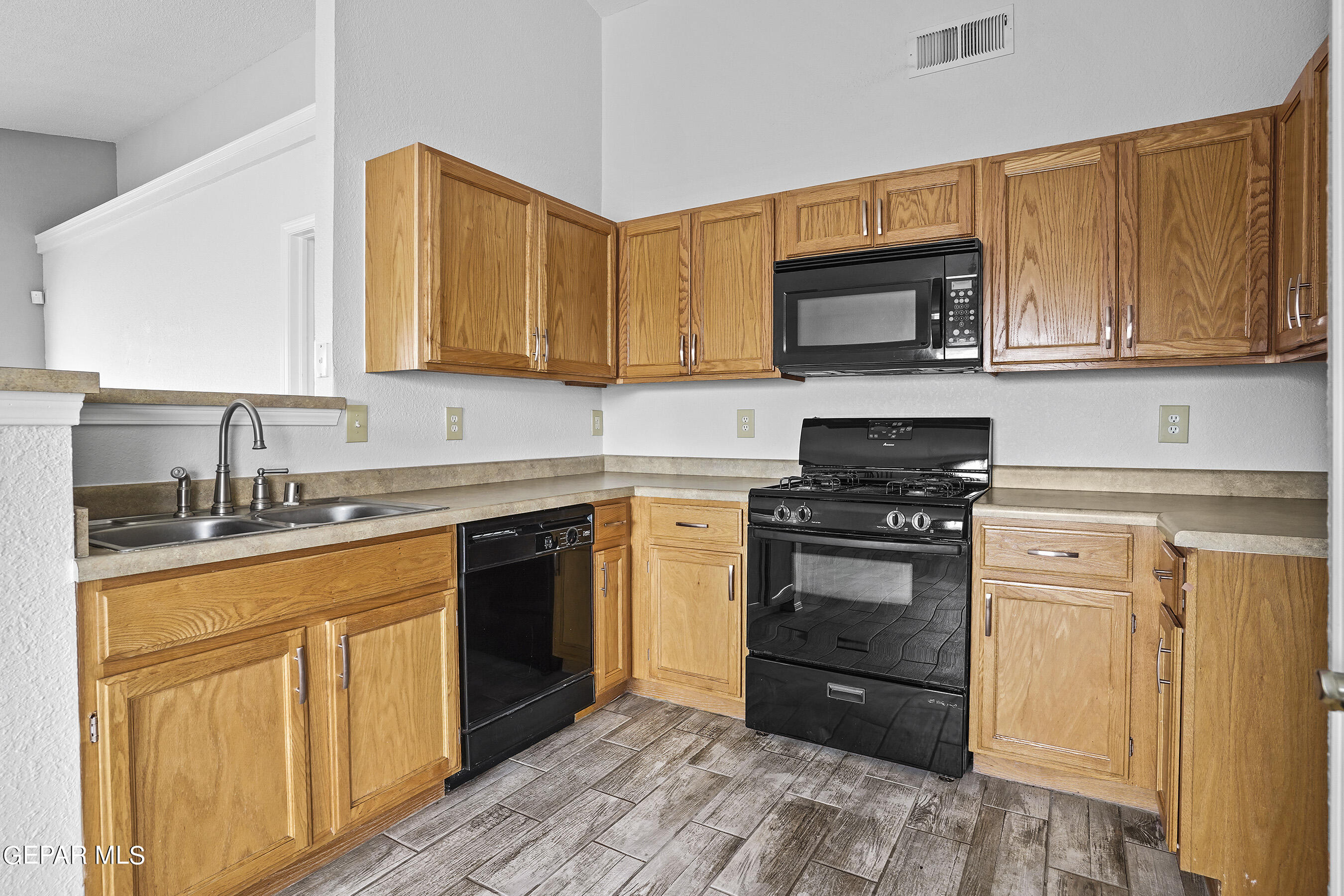 14044 PETER NOYES Drive