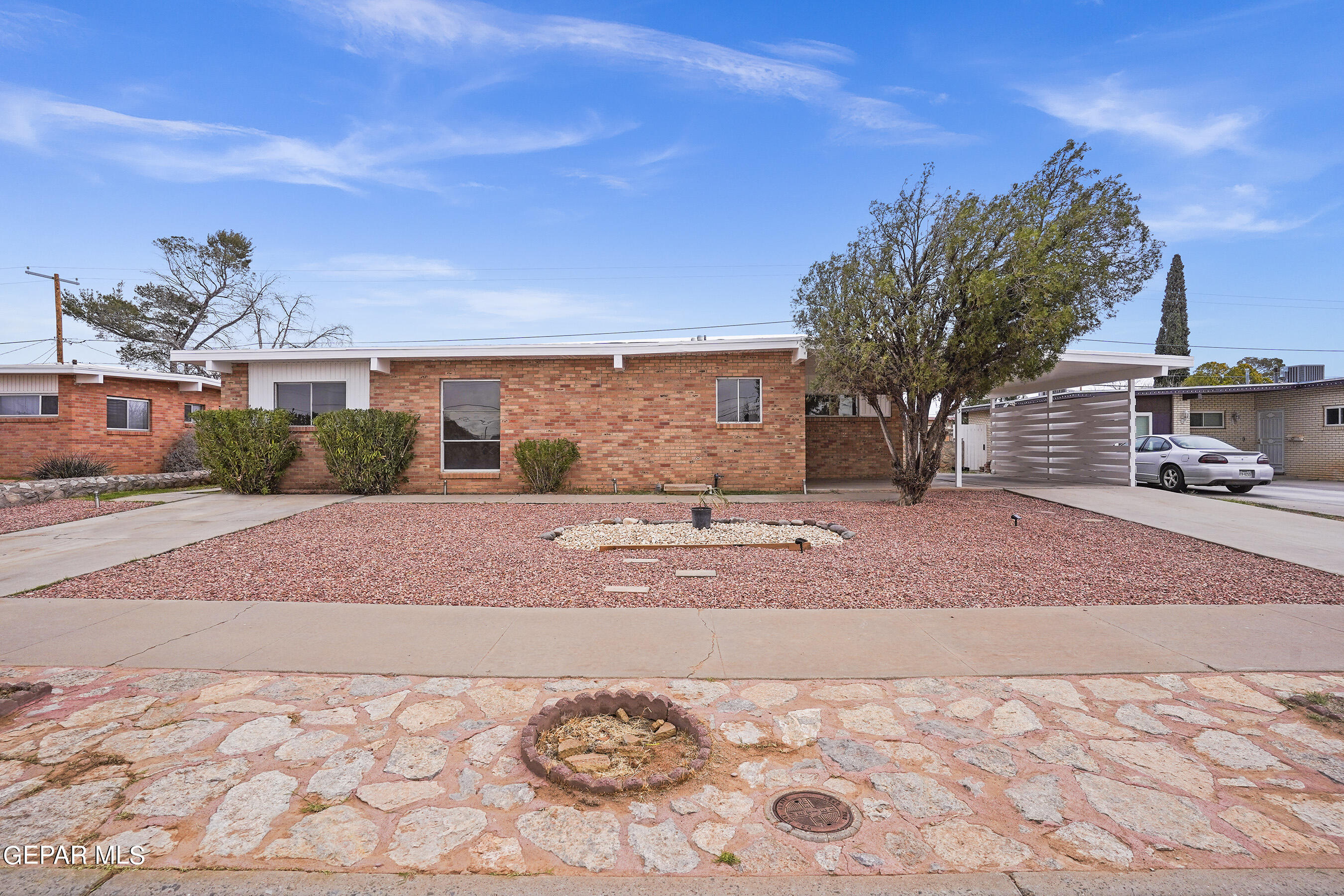 5213 MARCILLUS Avenue