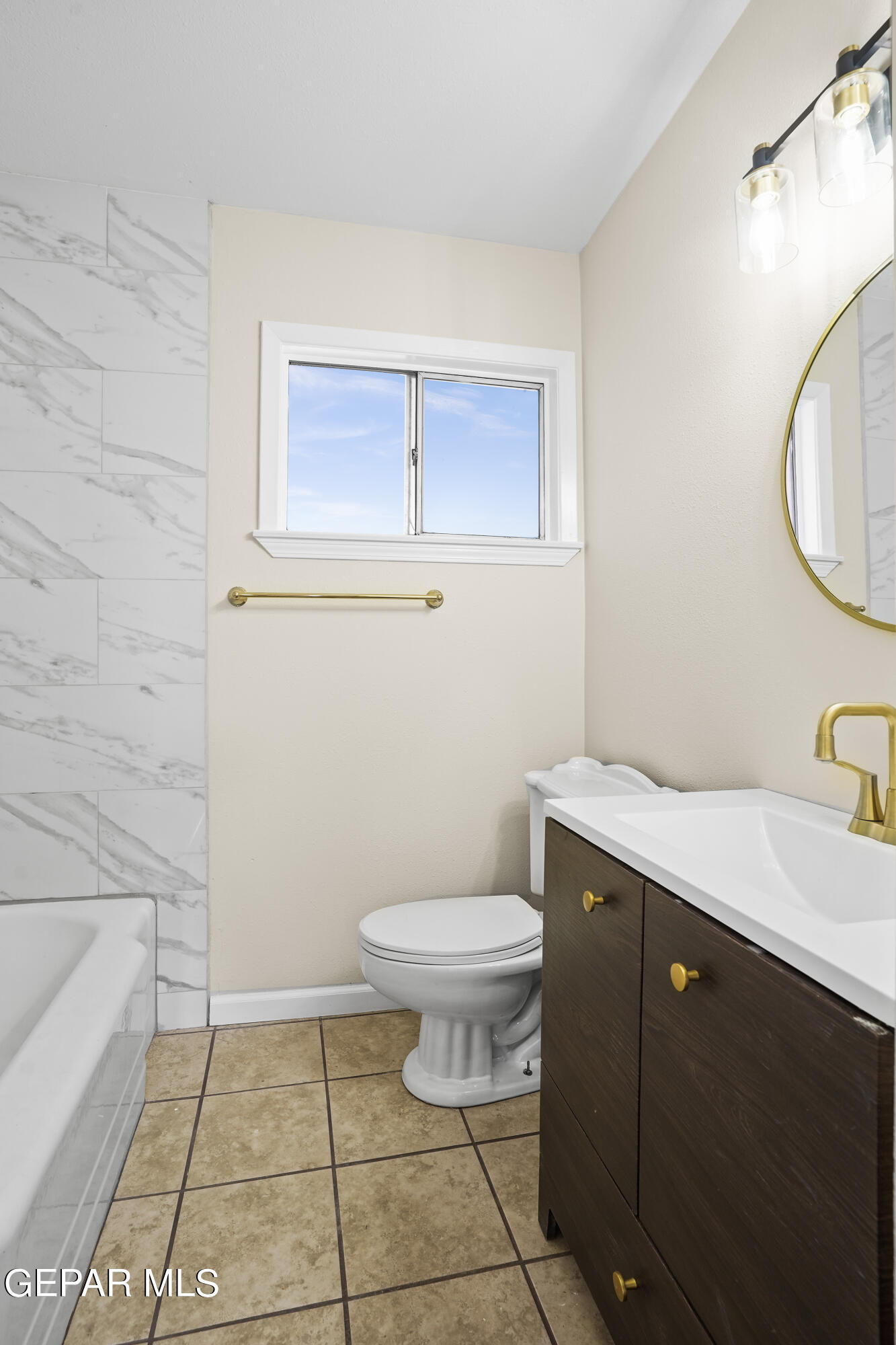 5213 MARCILLUS Avenue