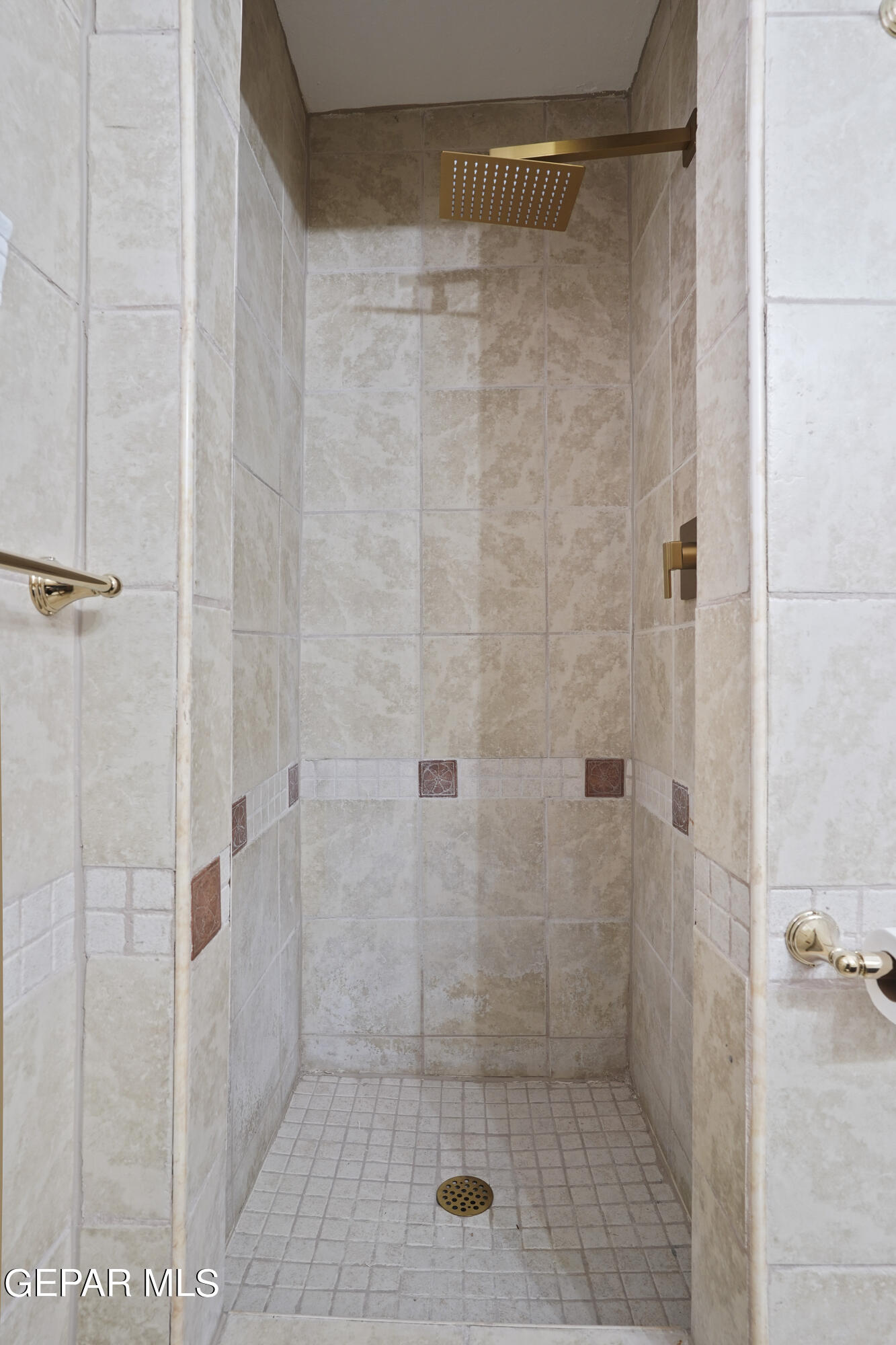 5213 MARCILLUS Avenue