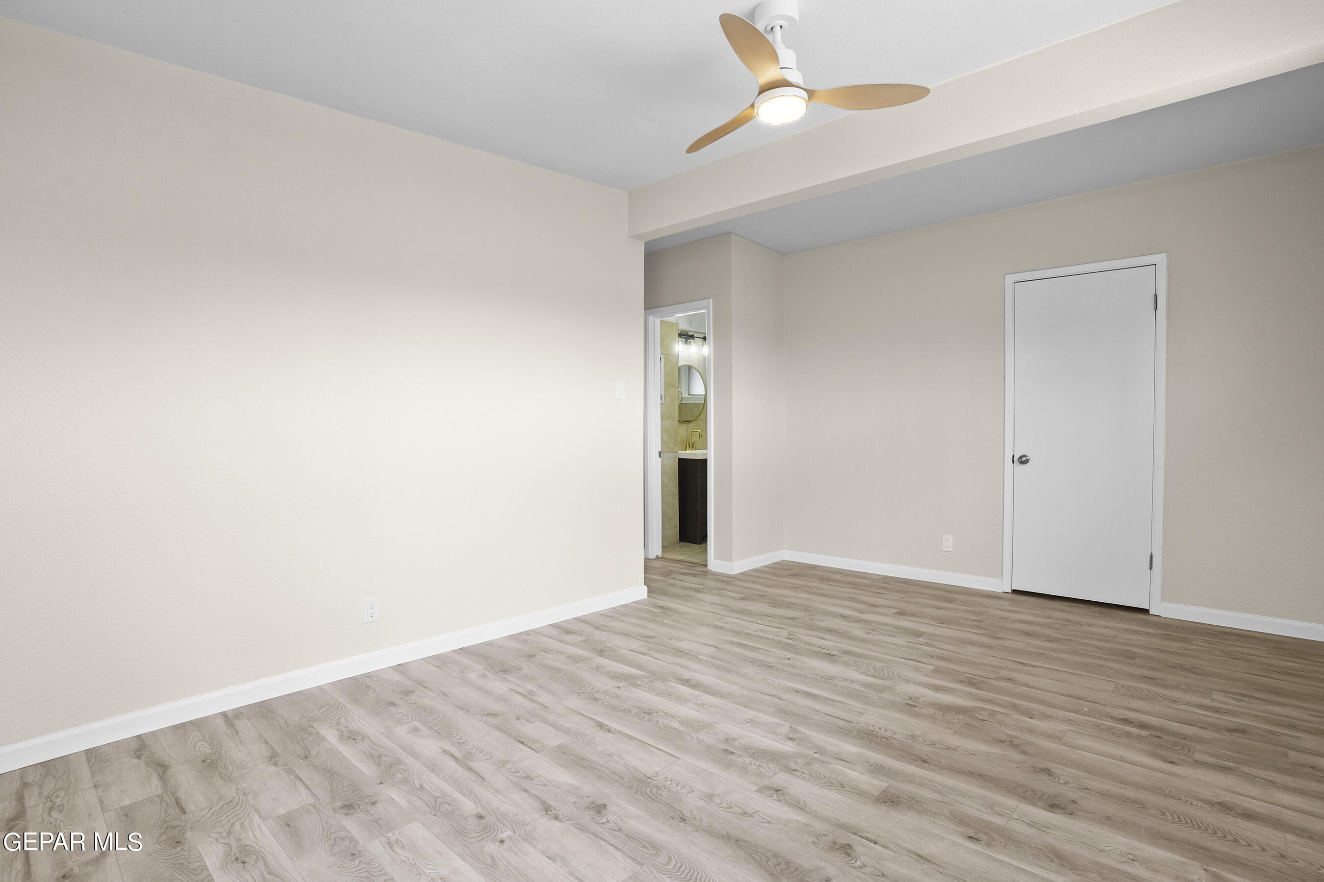 5213 MARCILLUS Avenue