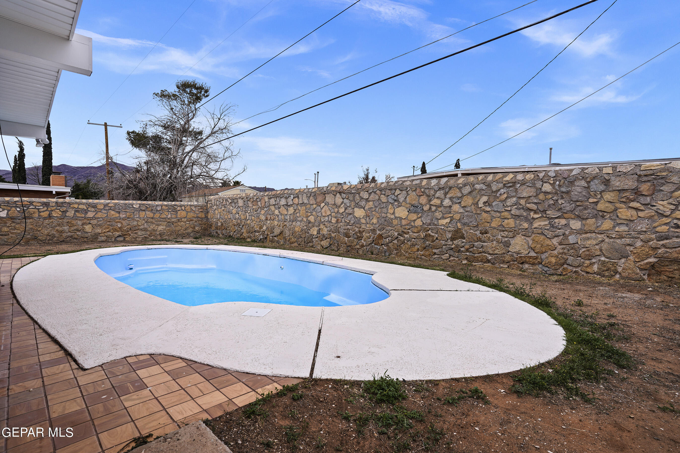 5213 MARCILLUS Avenue