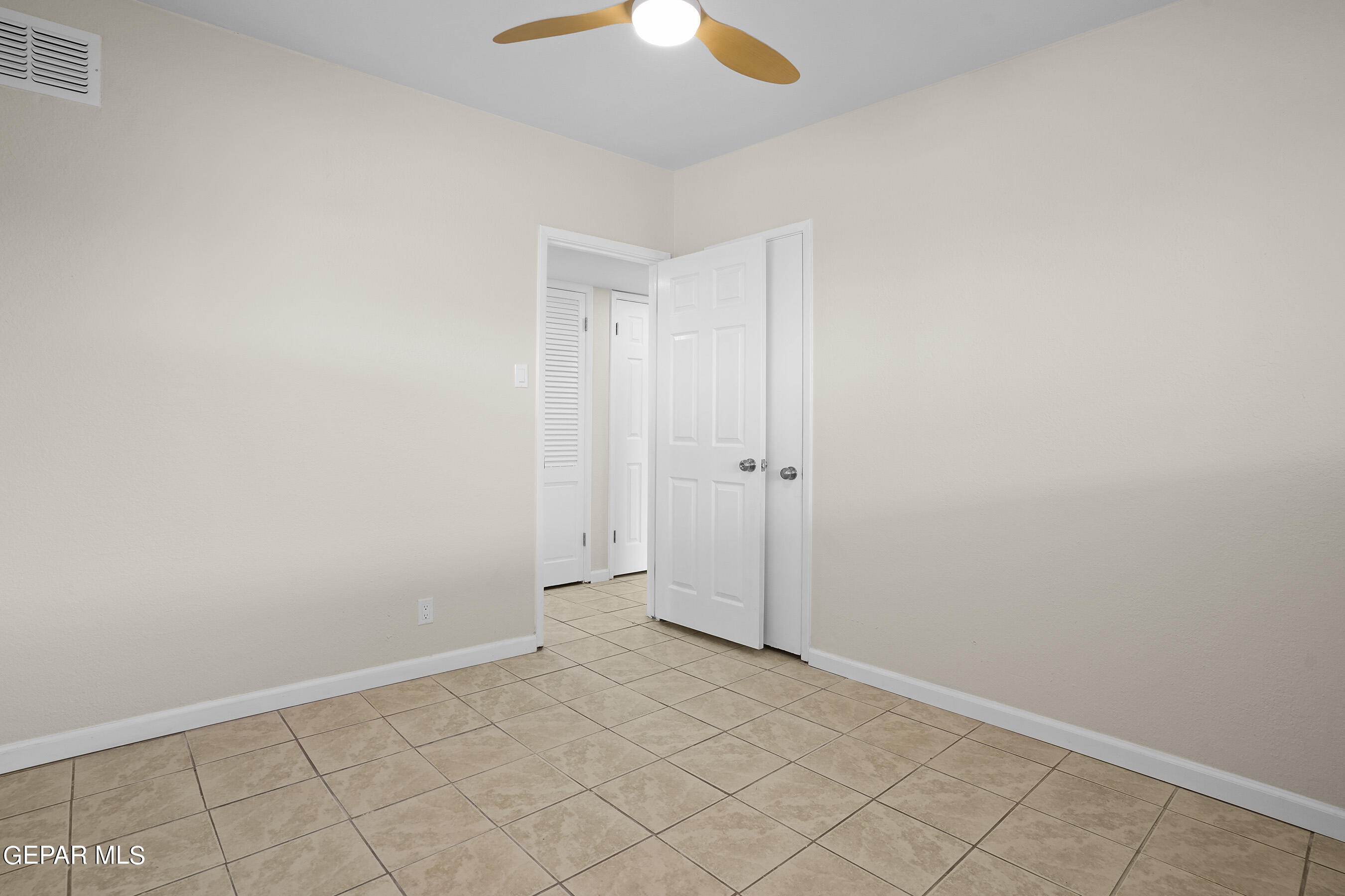 5213 MARCILLUS Avenue