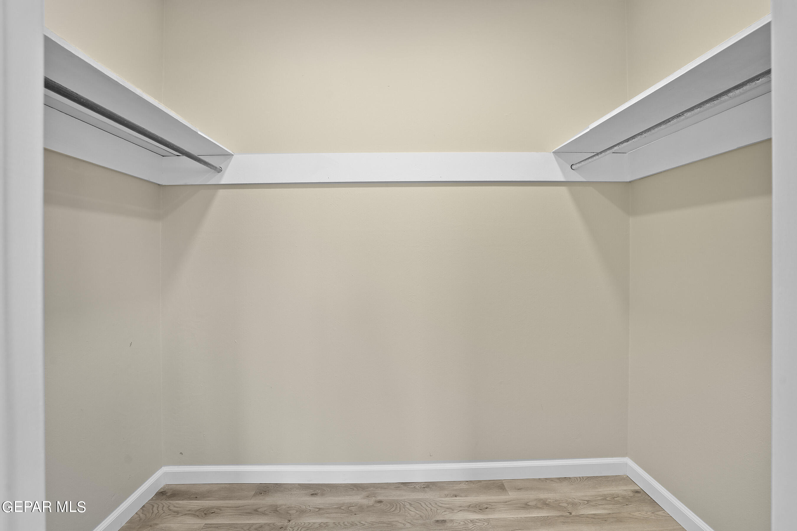 5213 MARCILLUS Avenue