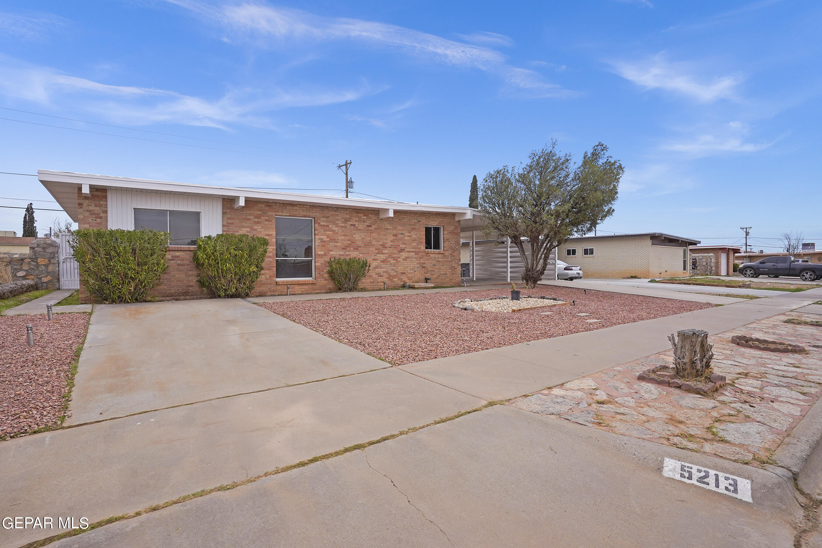 5213 MARCILLUS Avenue