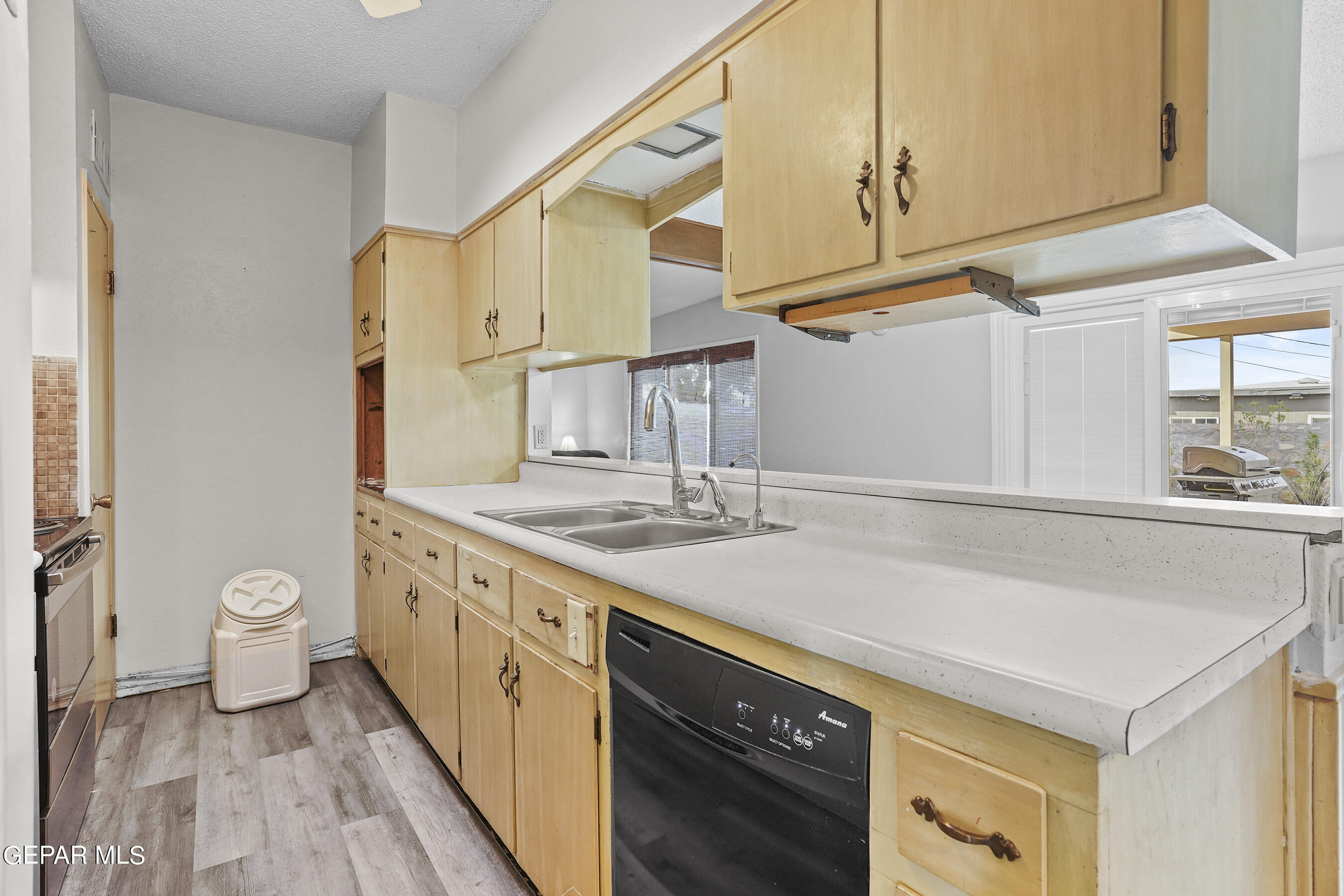 6024 Redstone Street