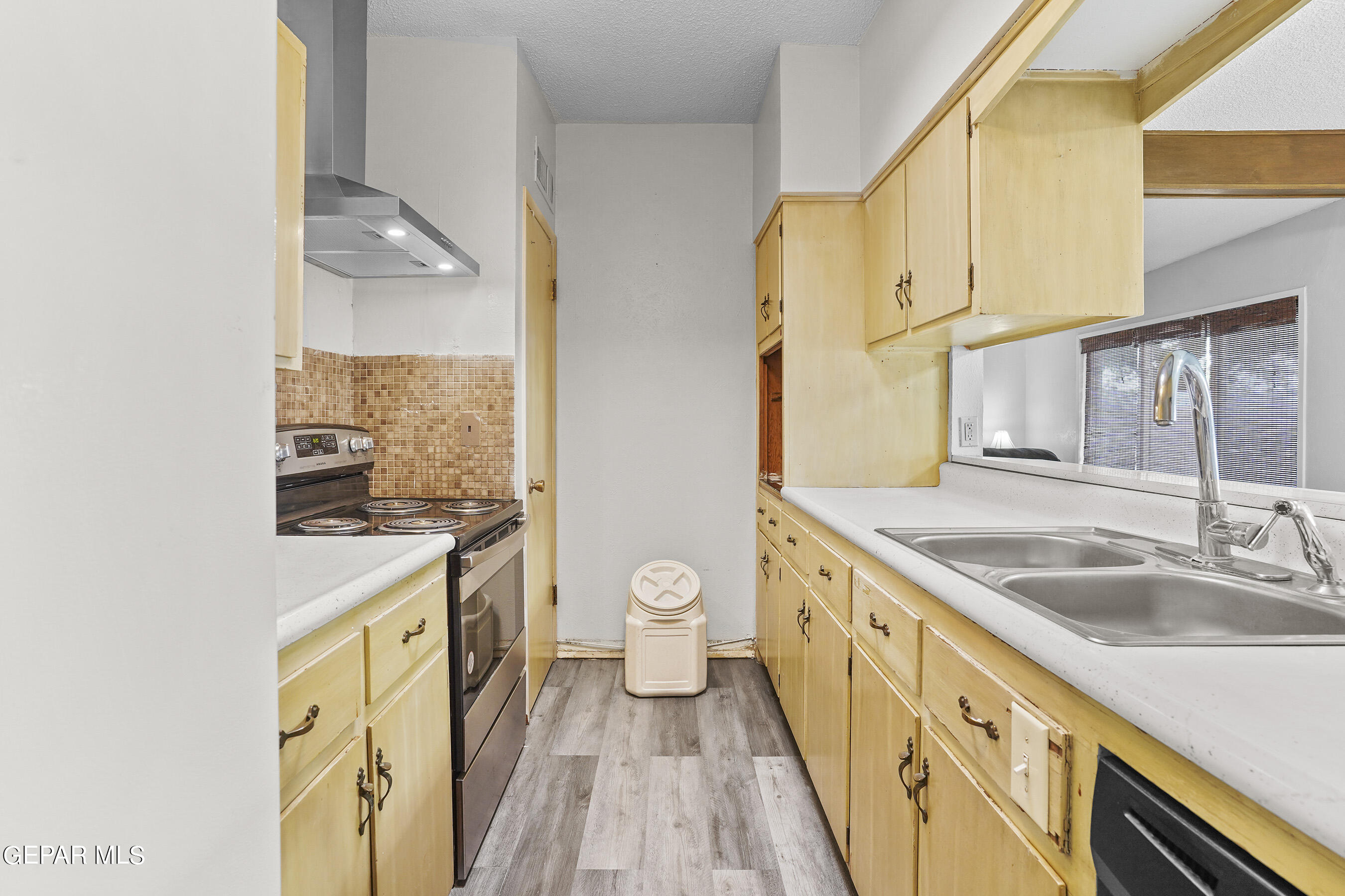 6024 Redstone Street