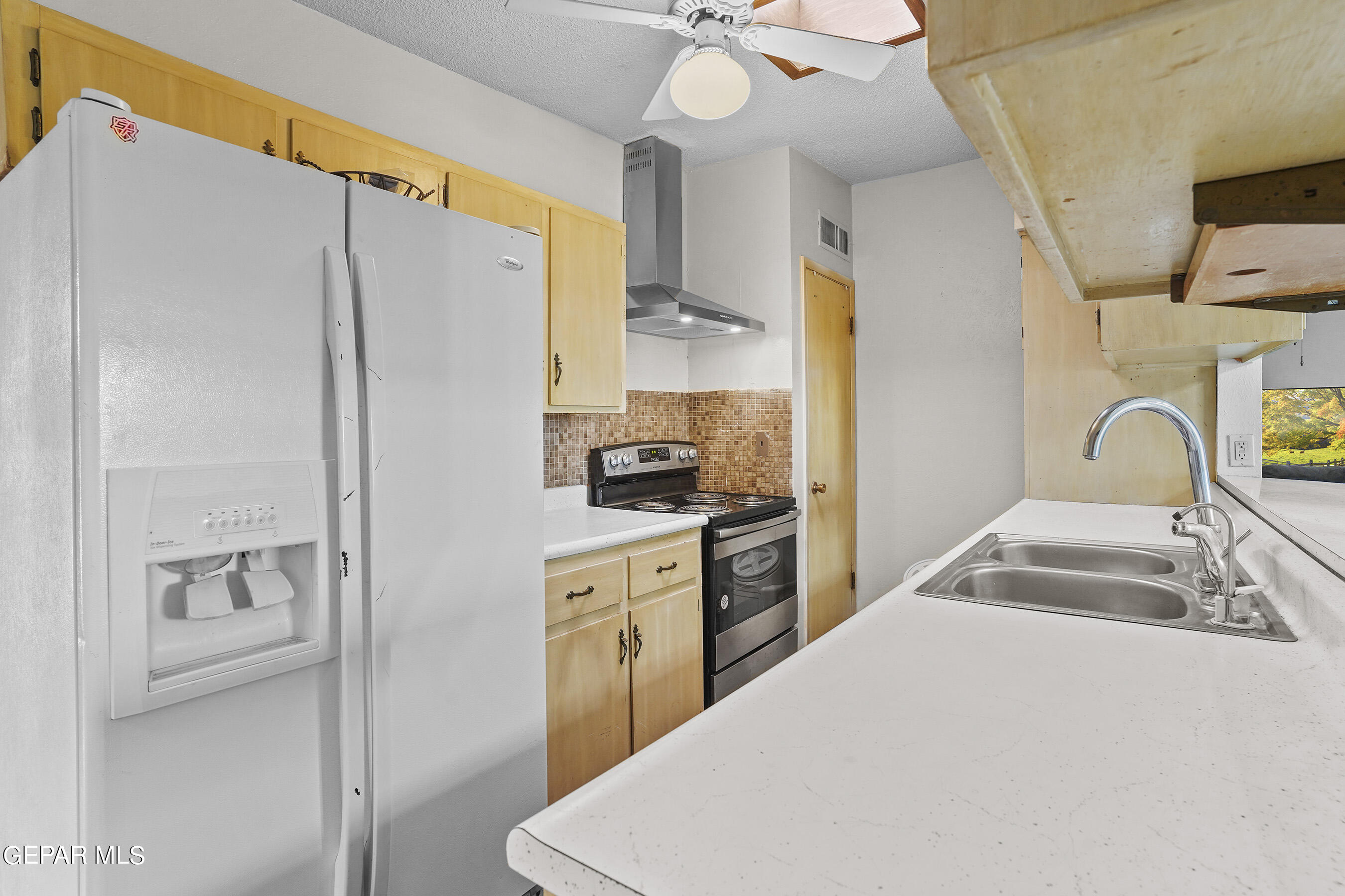 6024 Redstone Street