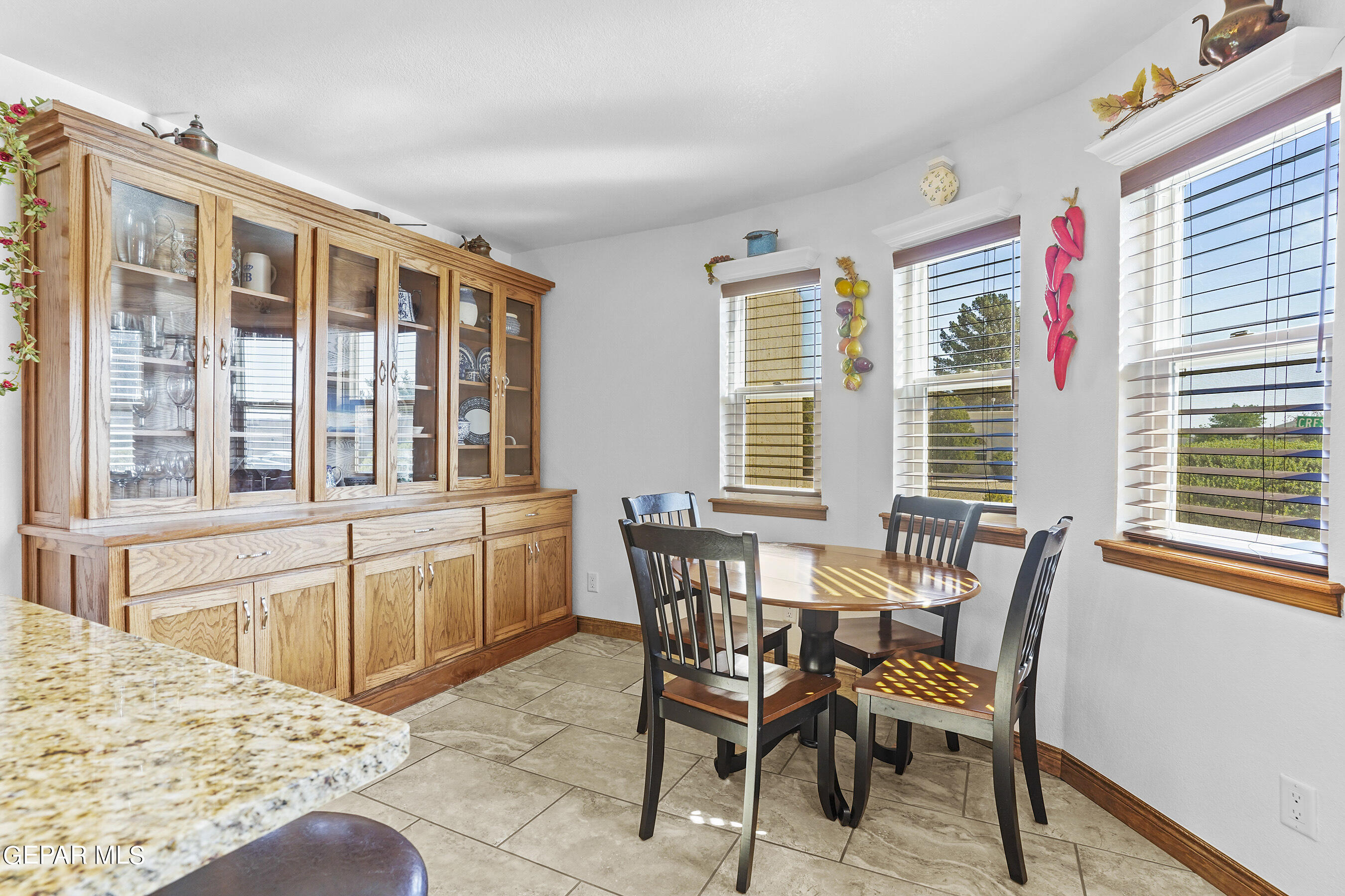 852 CRESTA ALTA Drive