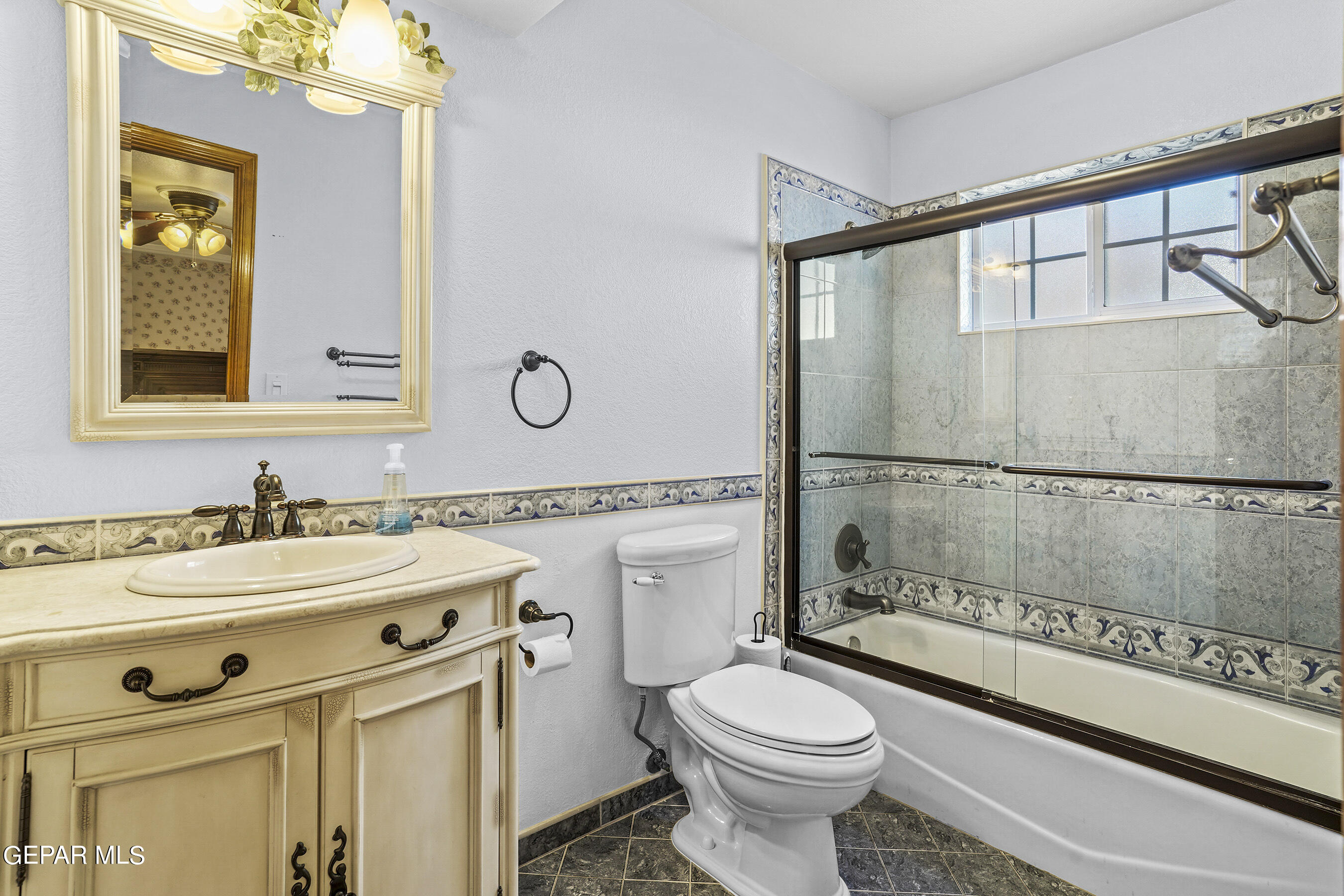 852 CRESTA ALTA Drive