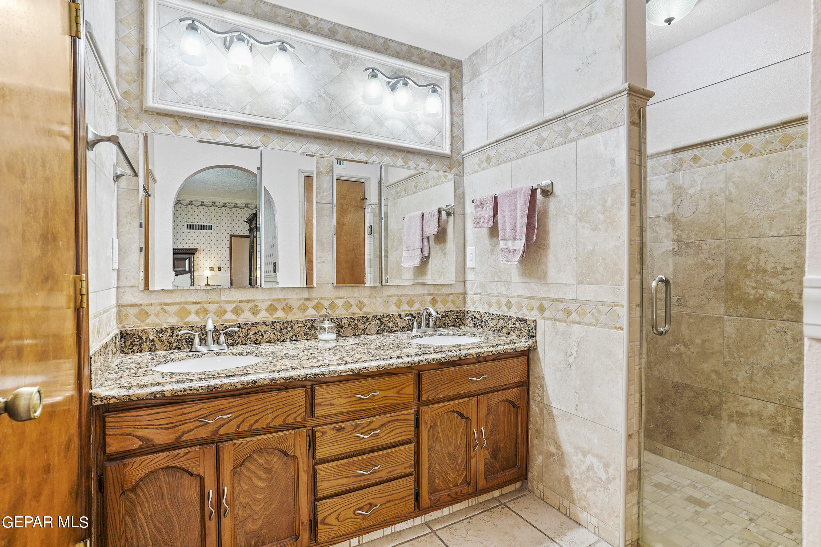 852 CRESTA ALTA Drive