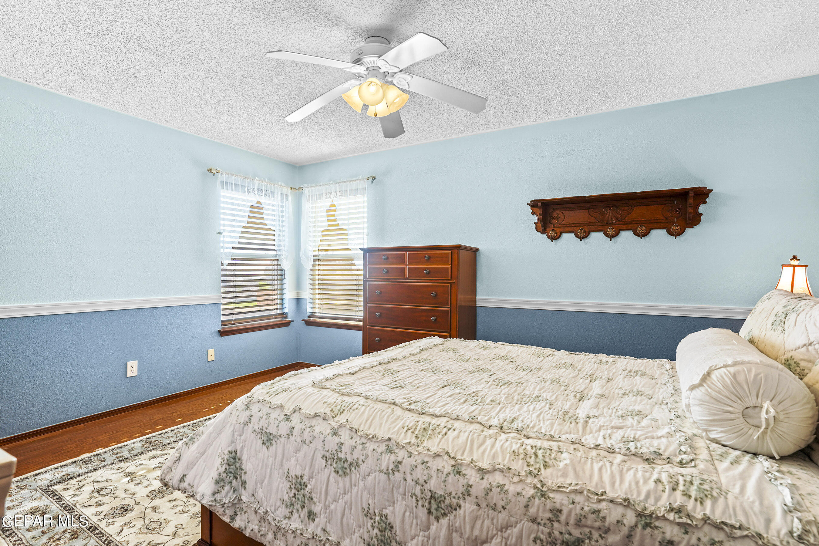 852 CRESTA ALTA Drive