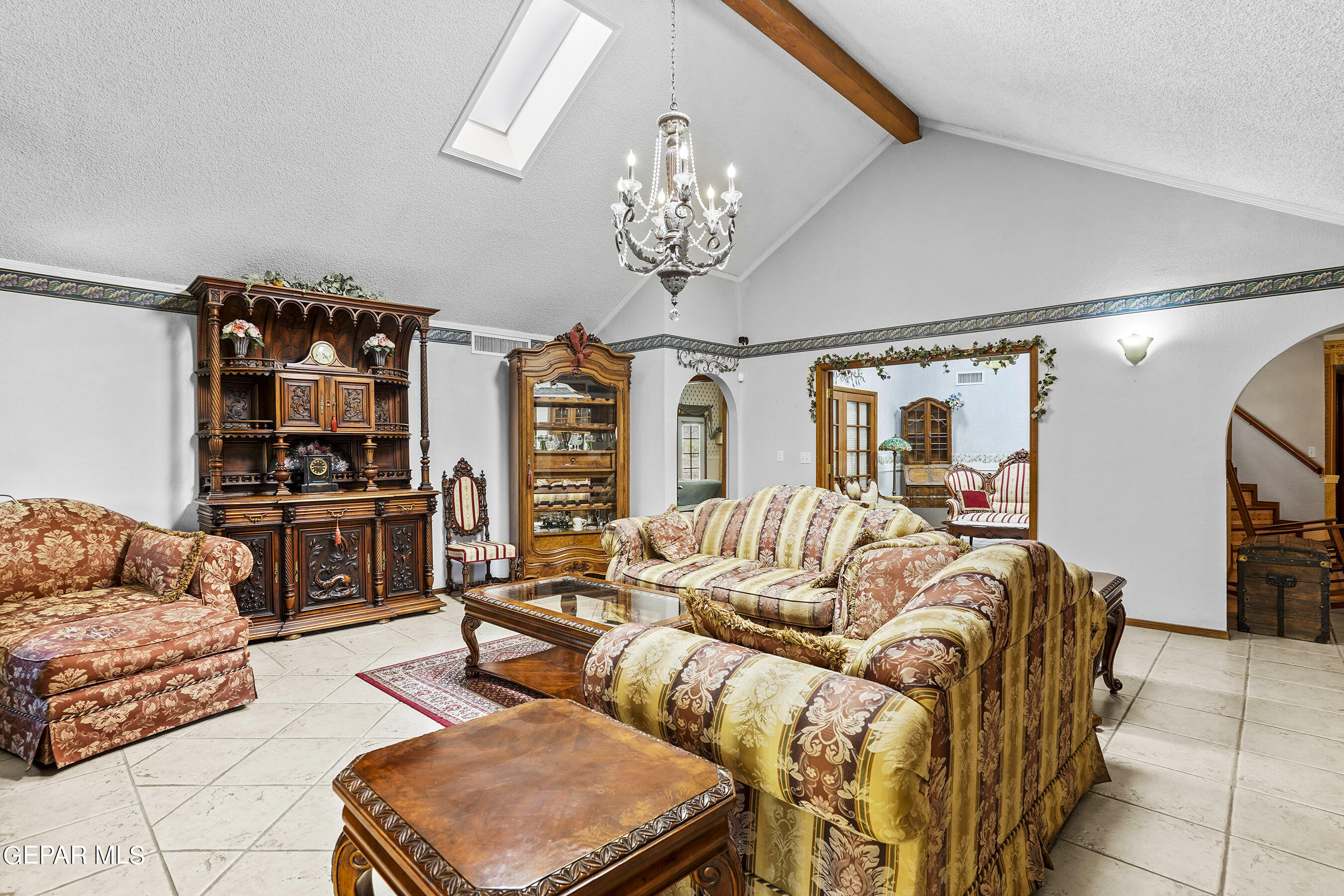 852 CRESTA ALTA Drive