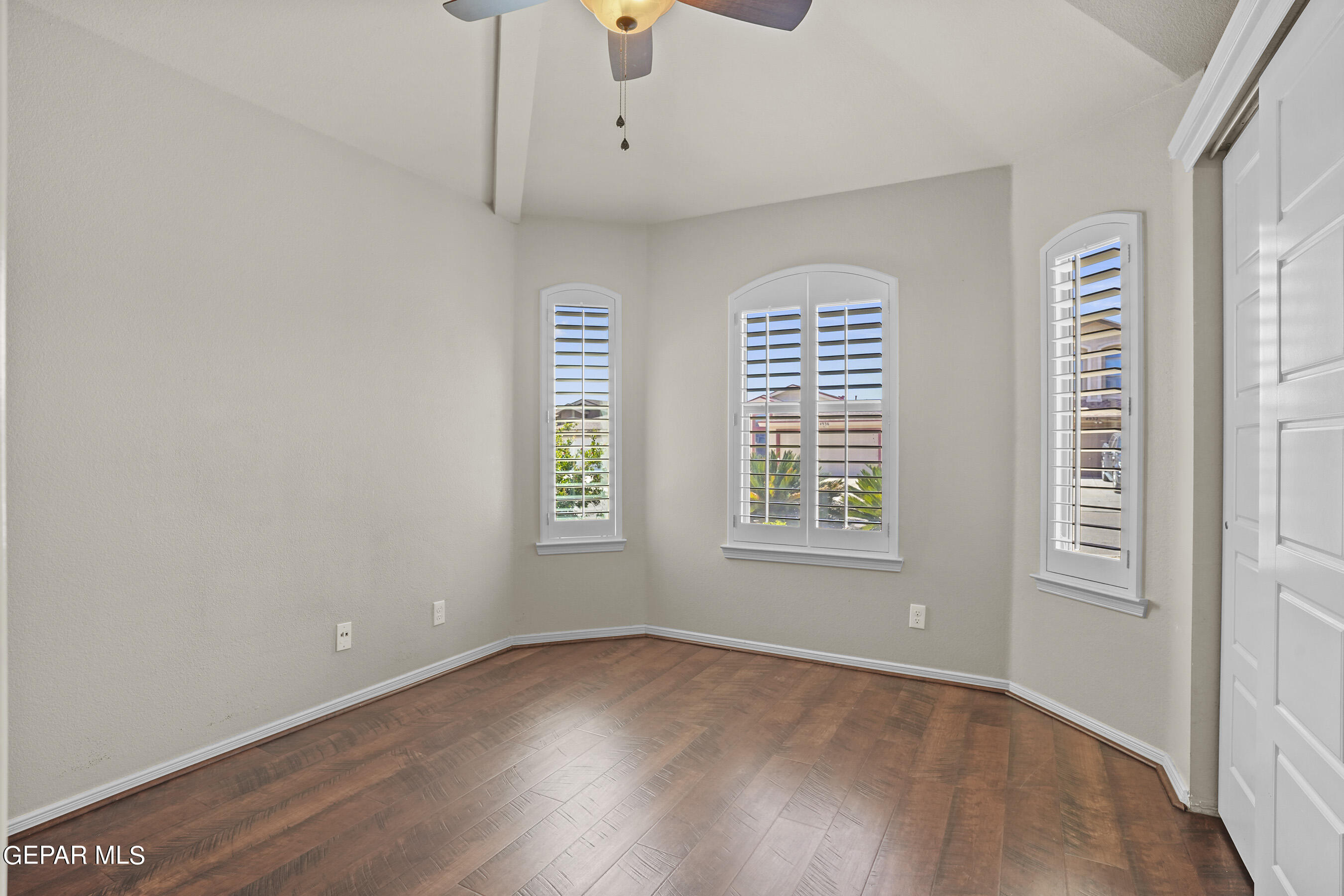 4933 COPPER RANCH Avenue