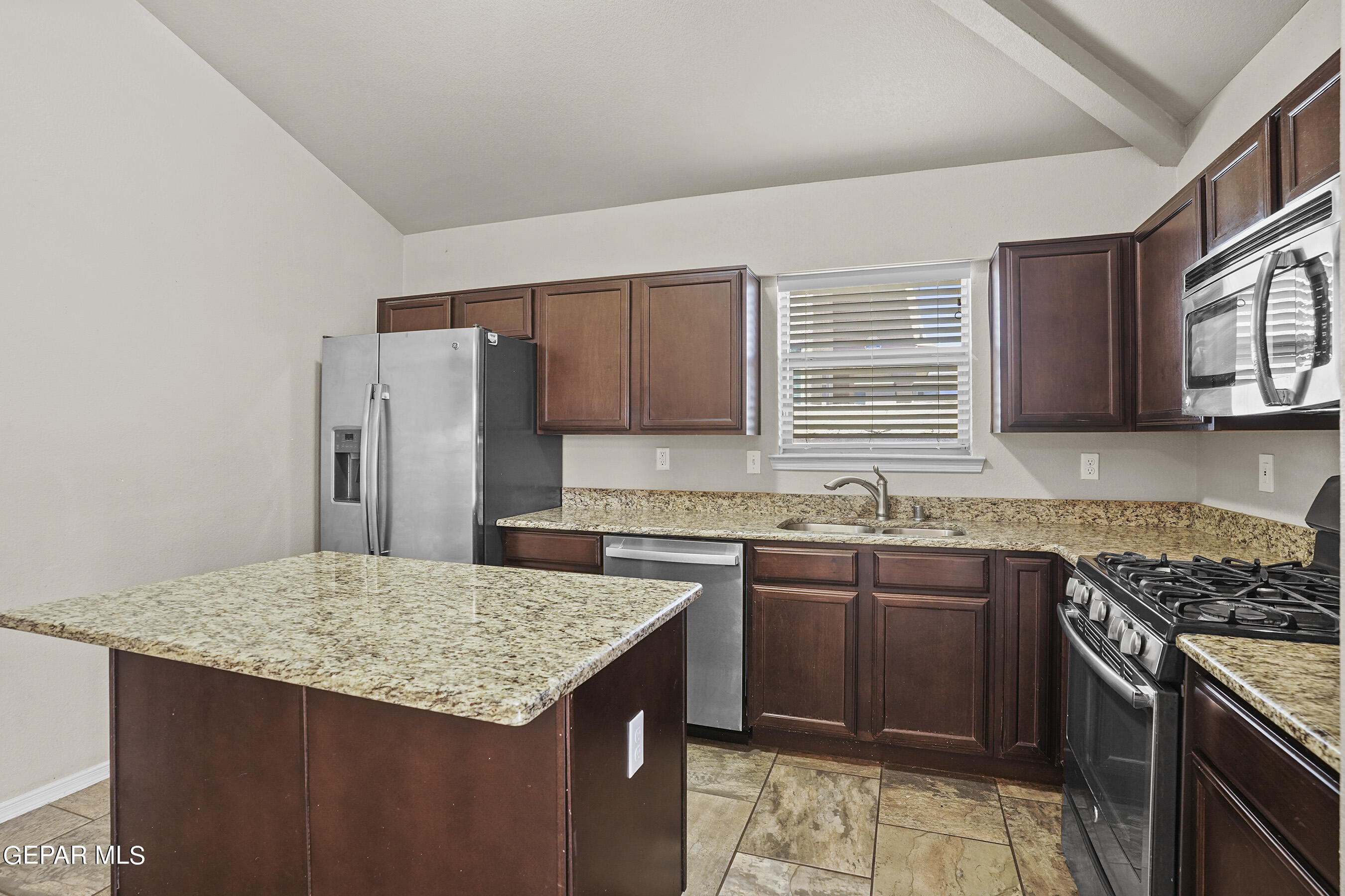 4933 COPPER RANCH Avenue