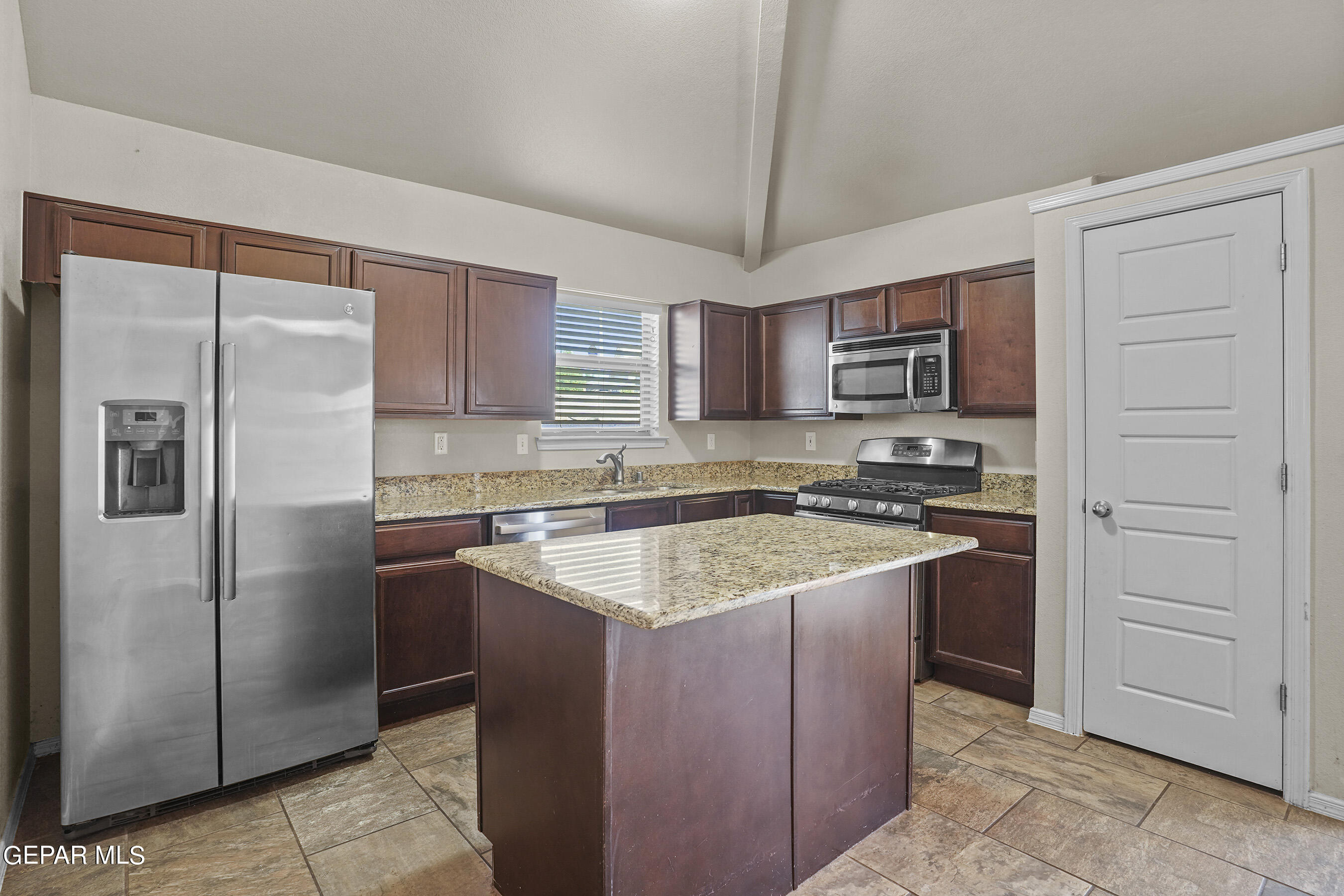 4933 COPPER RANCH Avenue