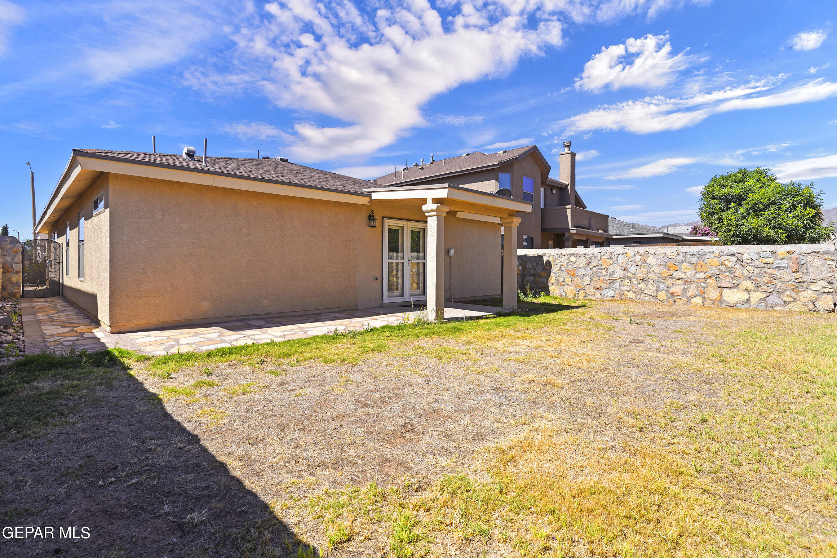 4933 COPPER RANCH Avenue