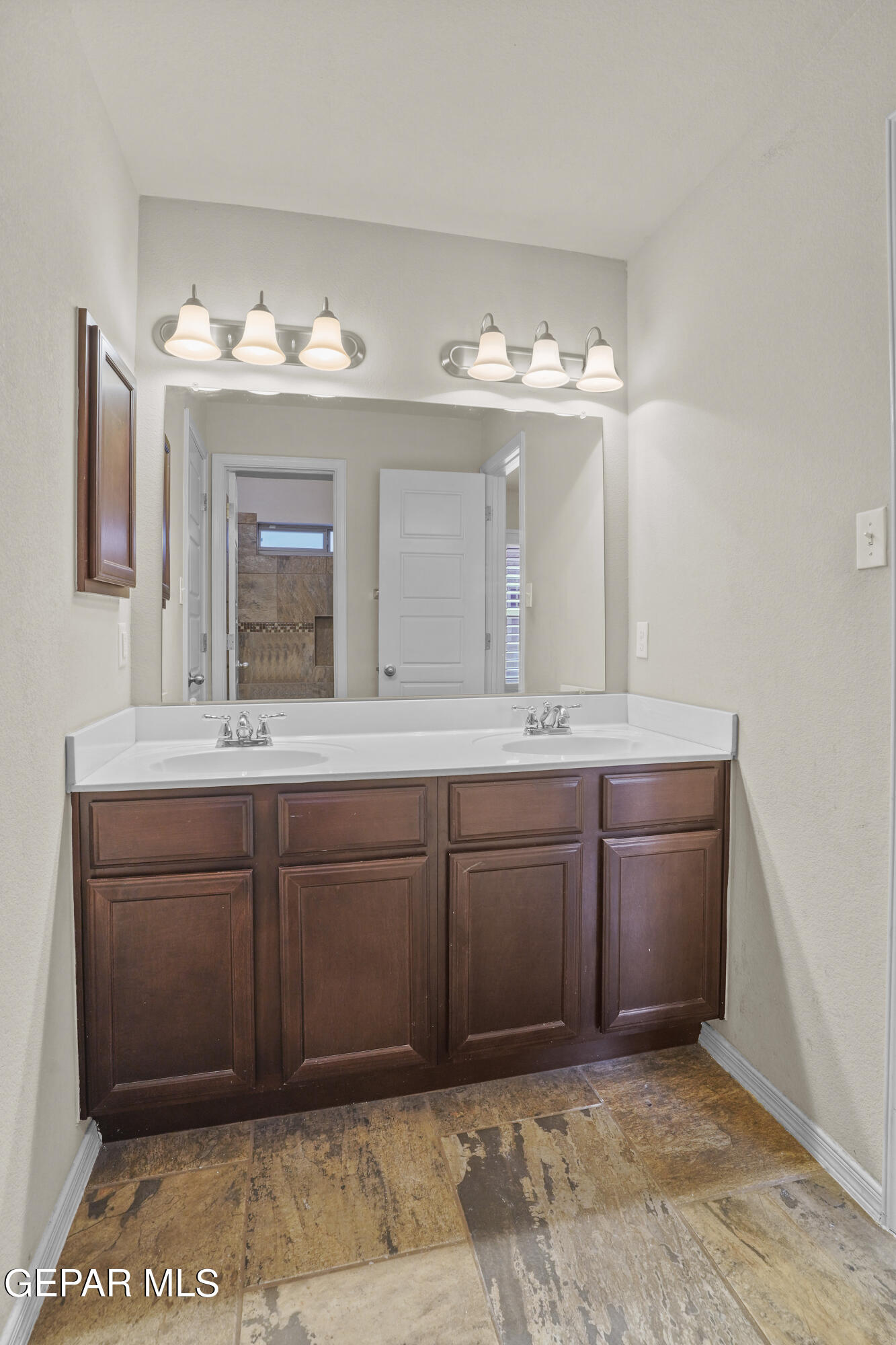 4933 COPPER RANCH Avenue