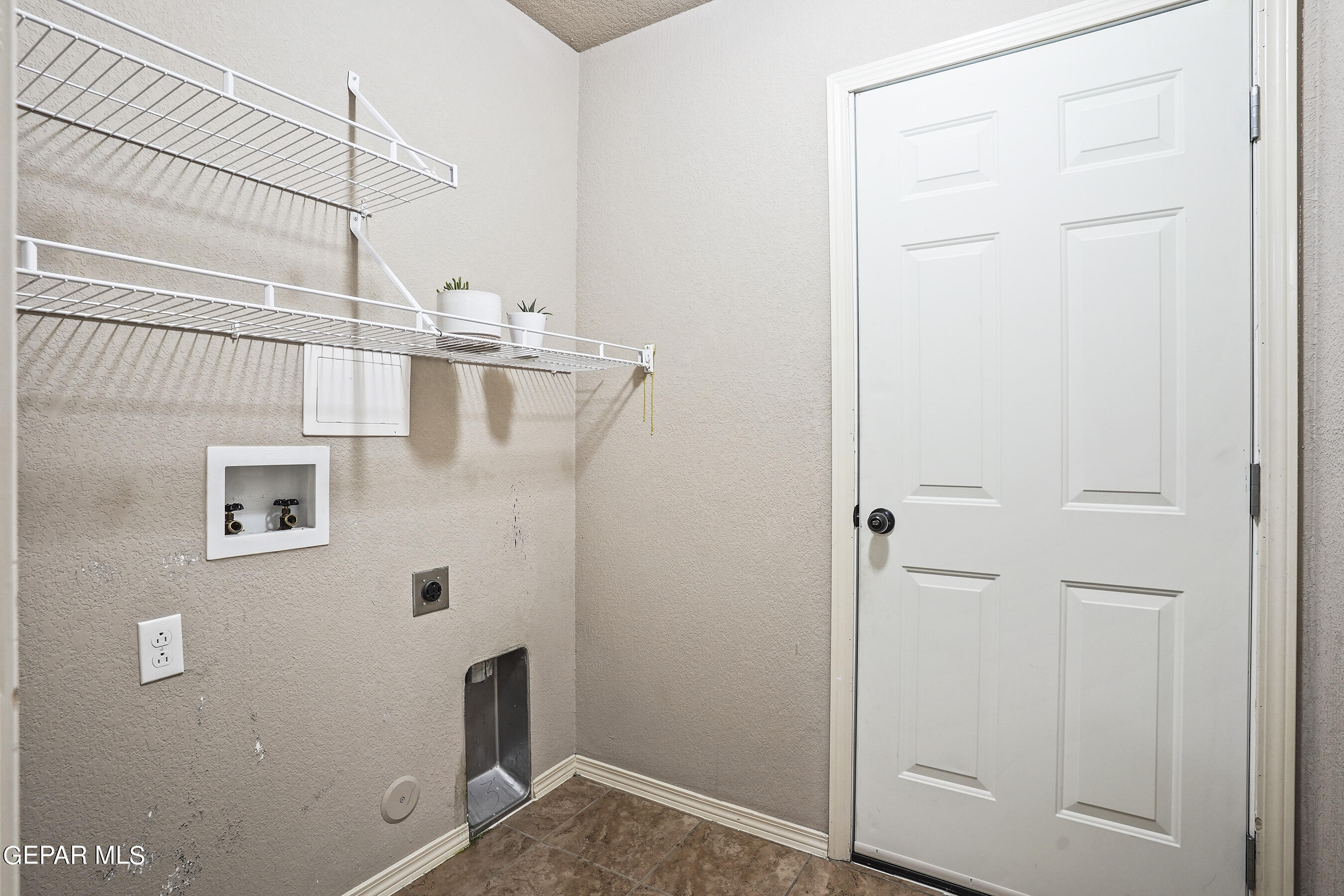 7008 Eagle Nest Court
