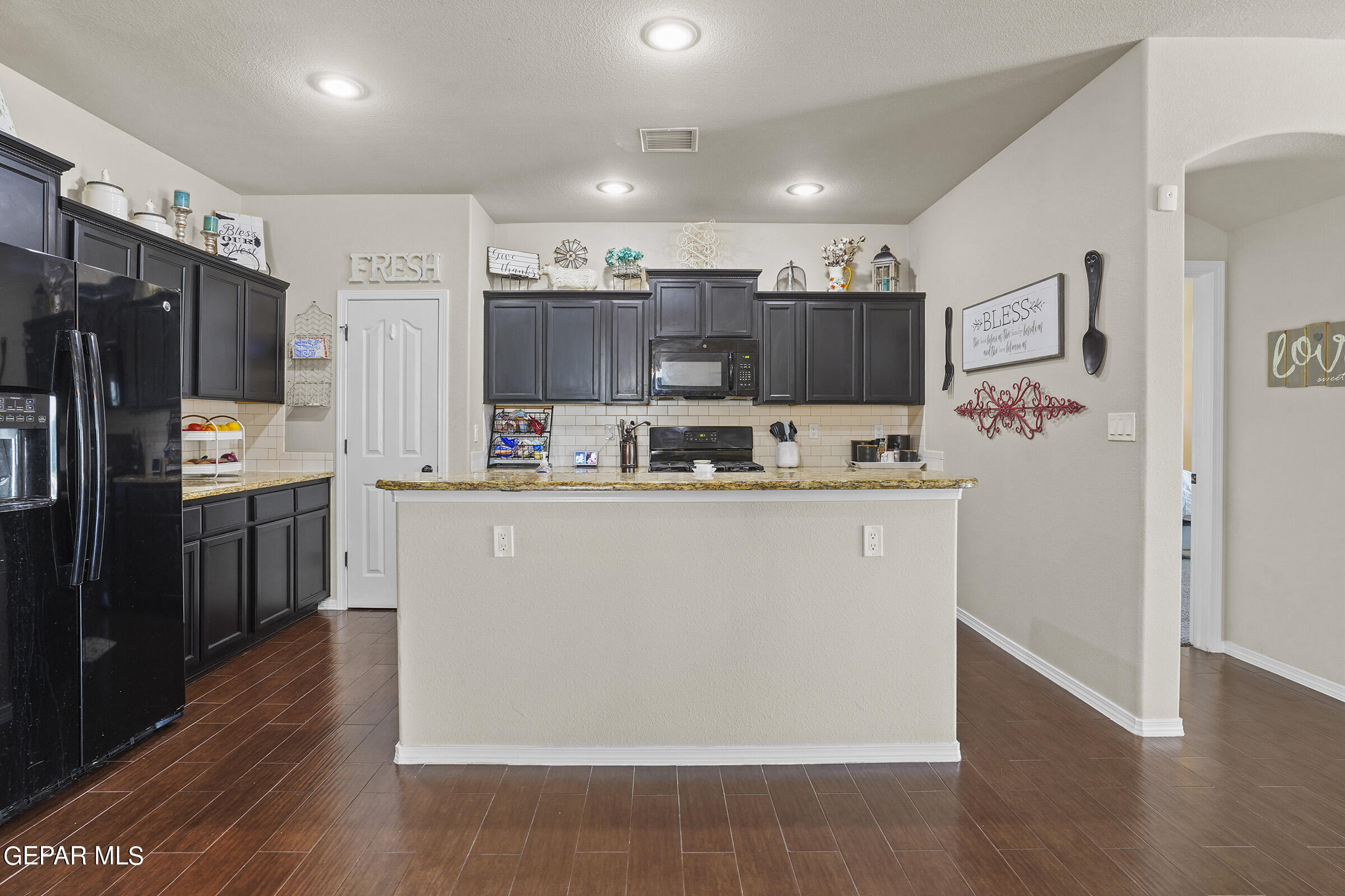 2042 BLUFF CREEK Street