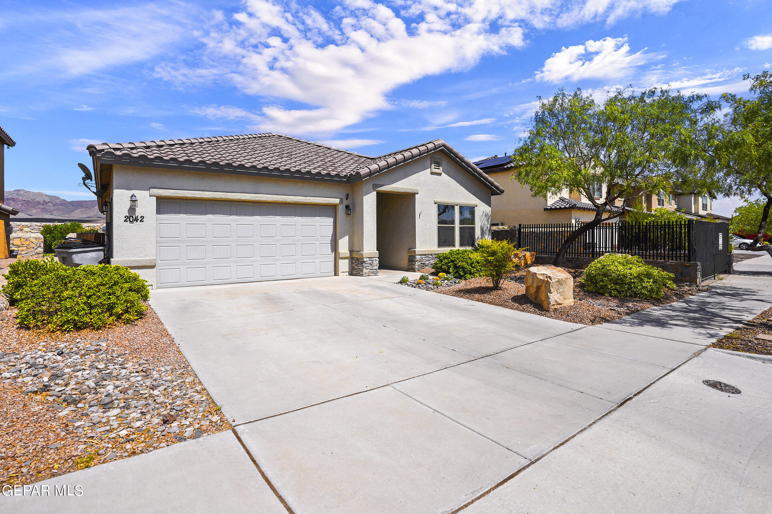 2042 BLUFF CREEK Street