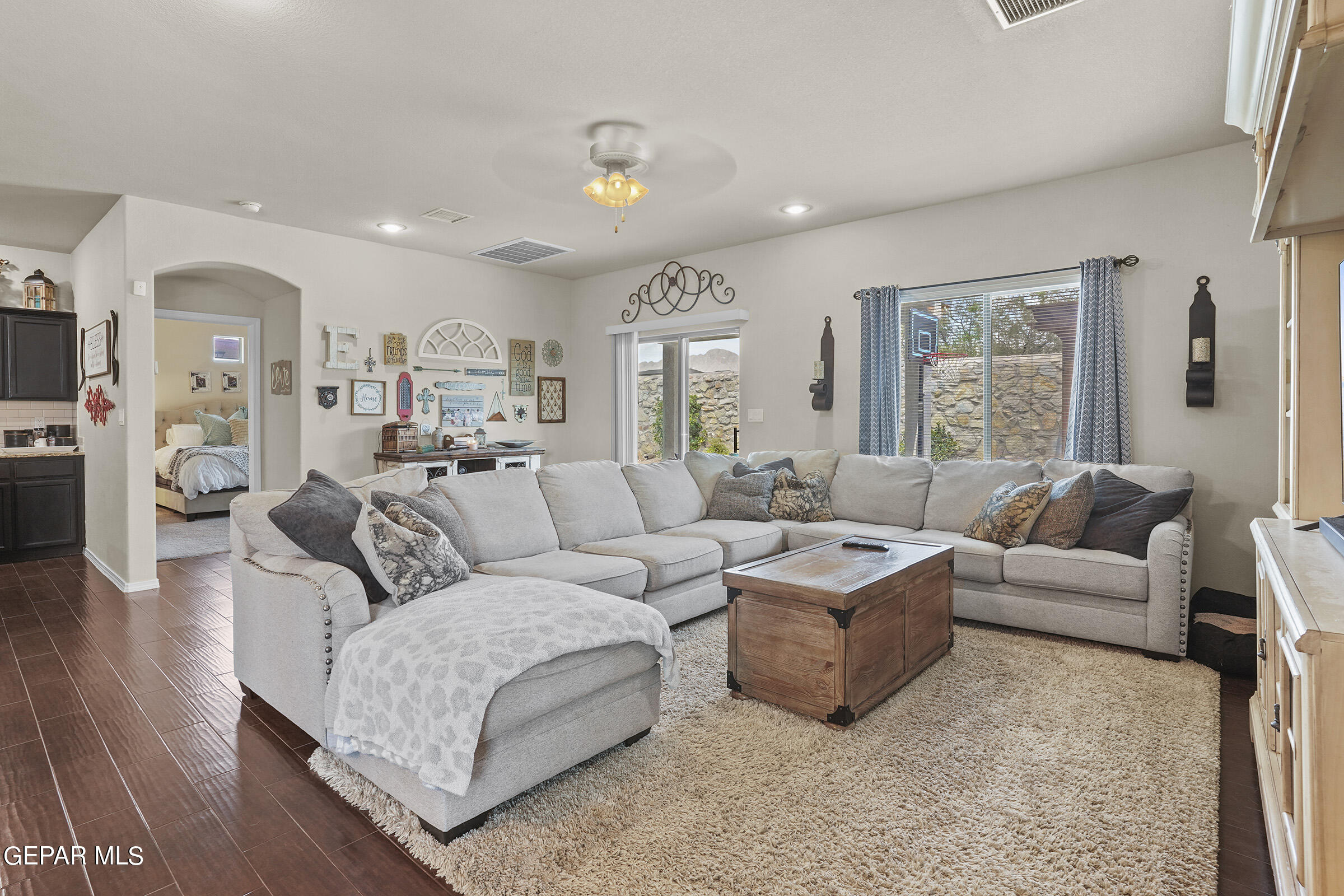 2042 BLUFF CREEK Street