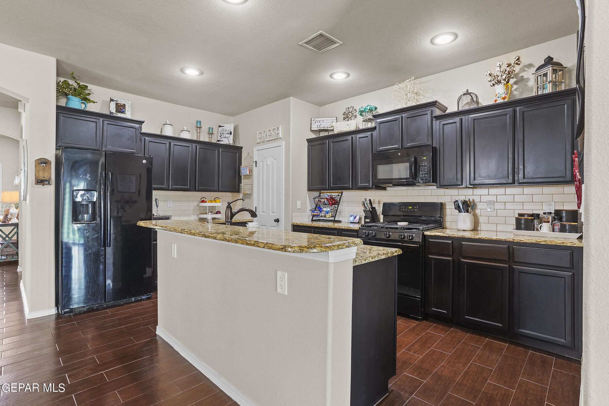 2042 BLUFF CREEK Street