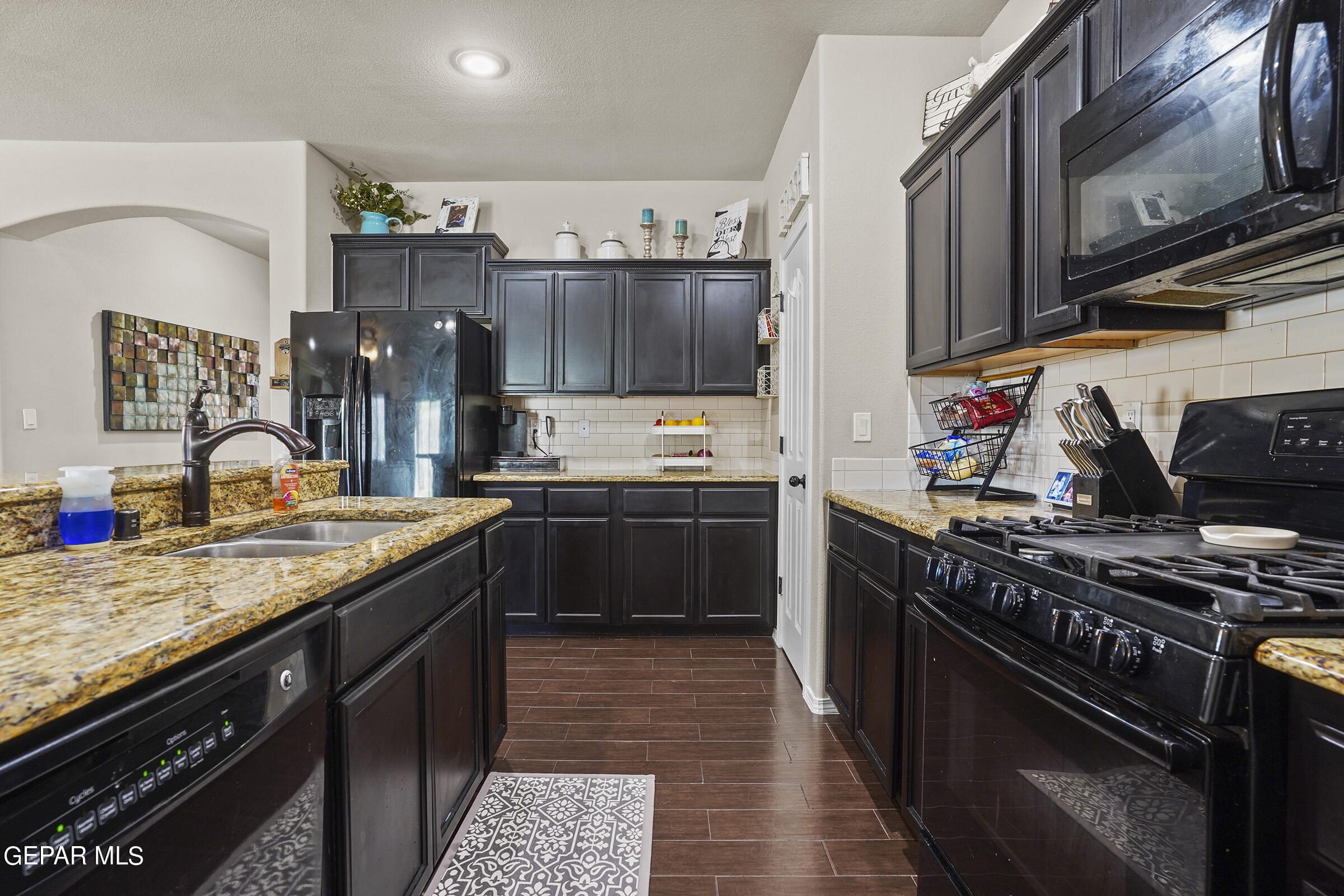 2042 BLUFF CREEK Street