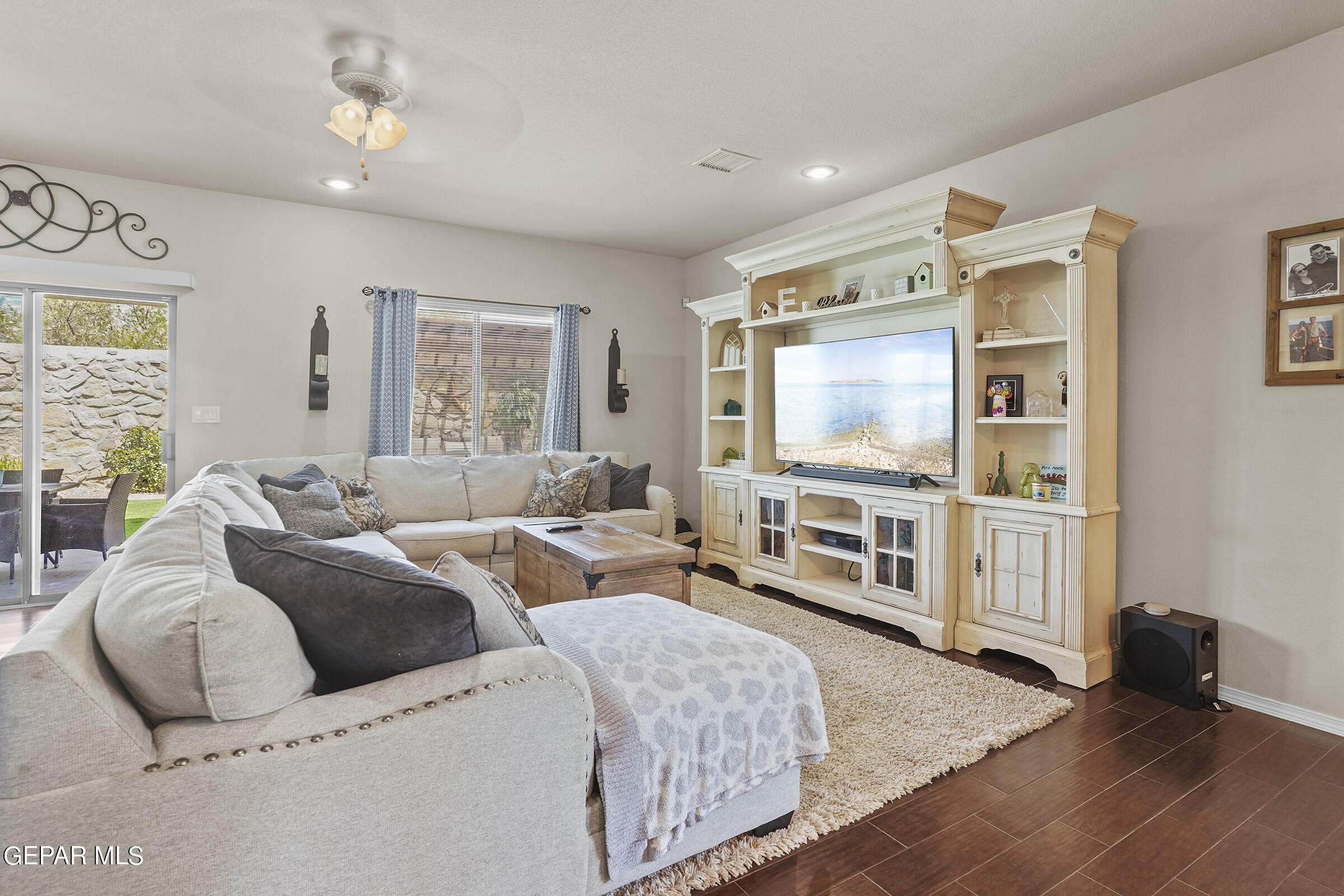 2042 BLUFF CREEK Street