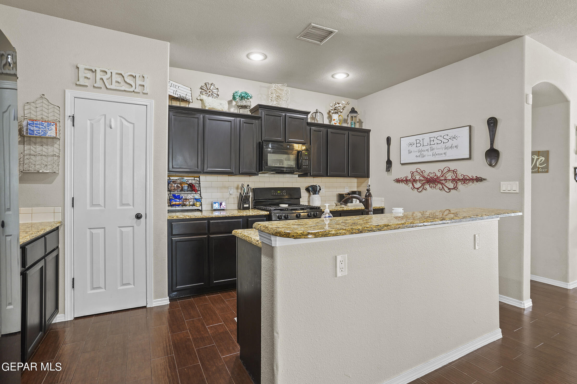 2042 BLUFF CREEK Street