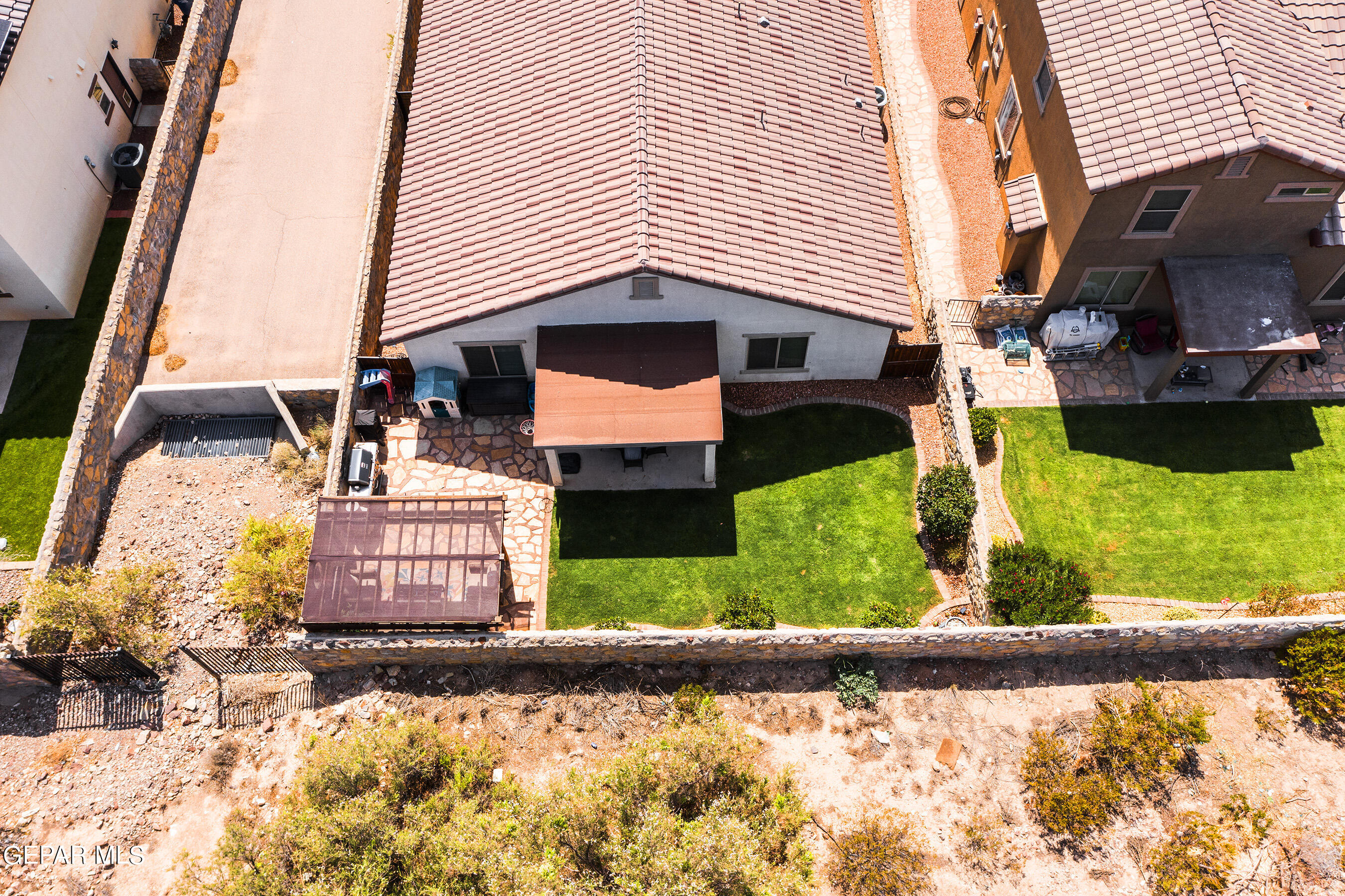 2042 BLUFF CREEK Street