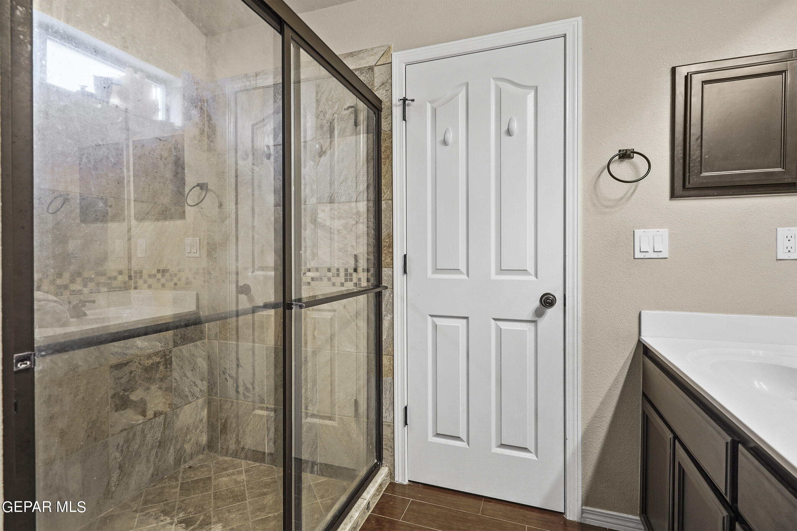 2042 BLUFF CREEK Street