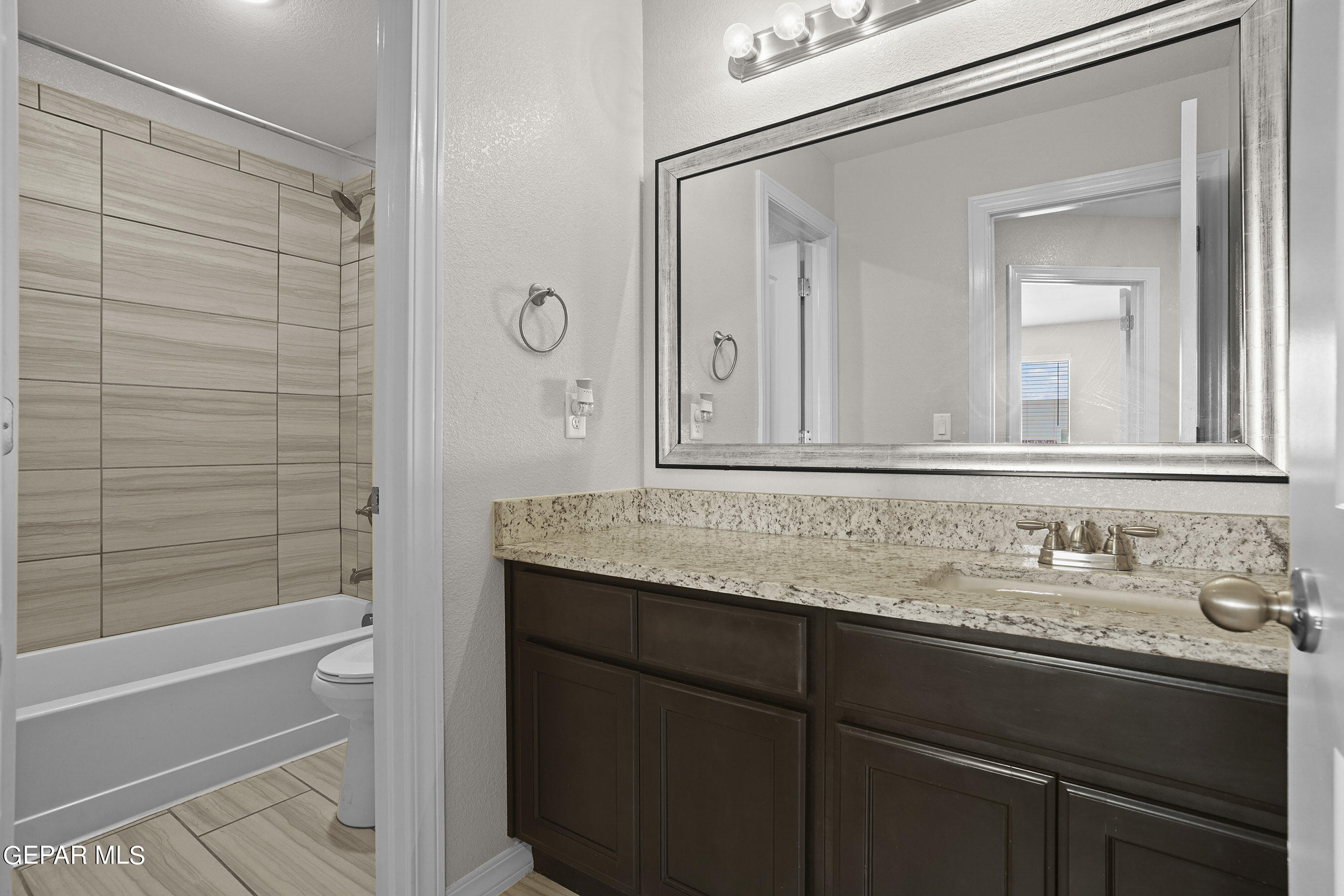 2853 SAMMY CERVANTES Street