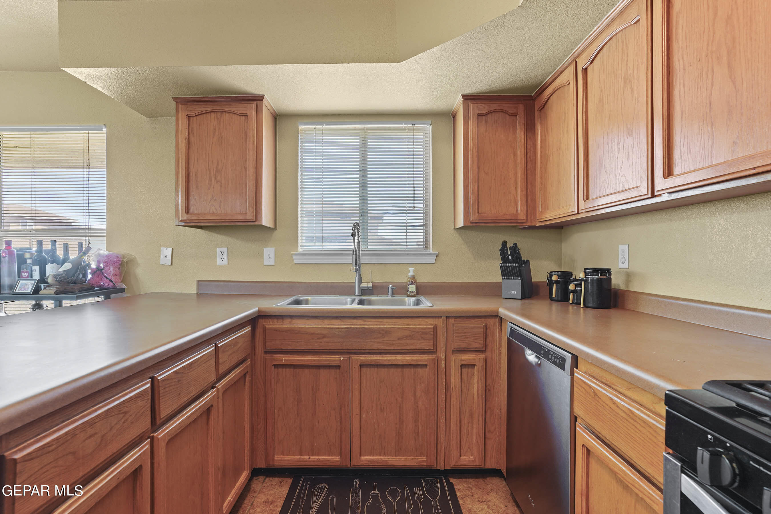 11408 PIFAS NEVAREZ Place