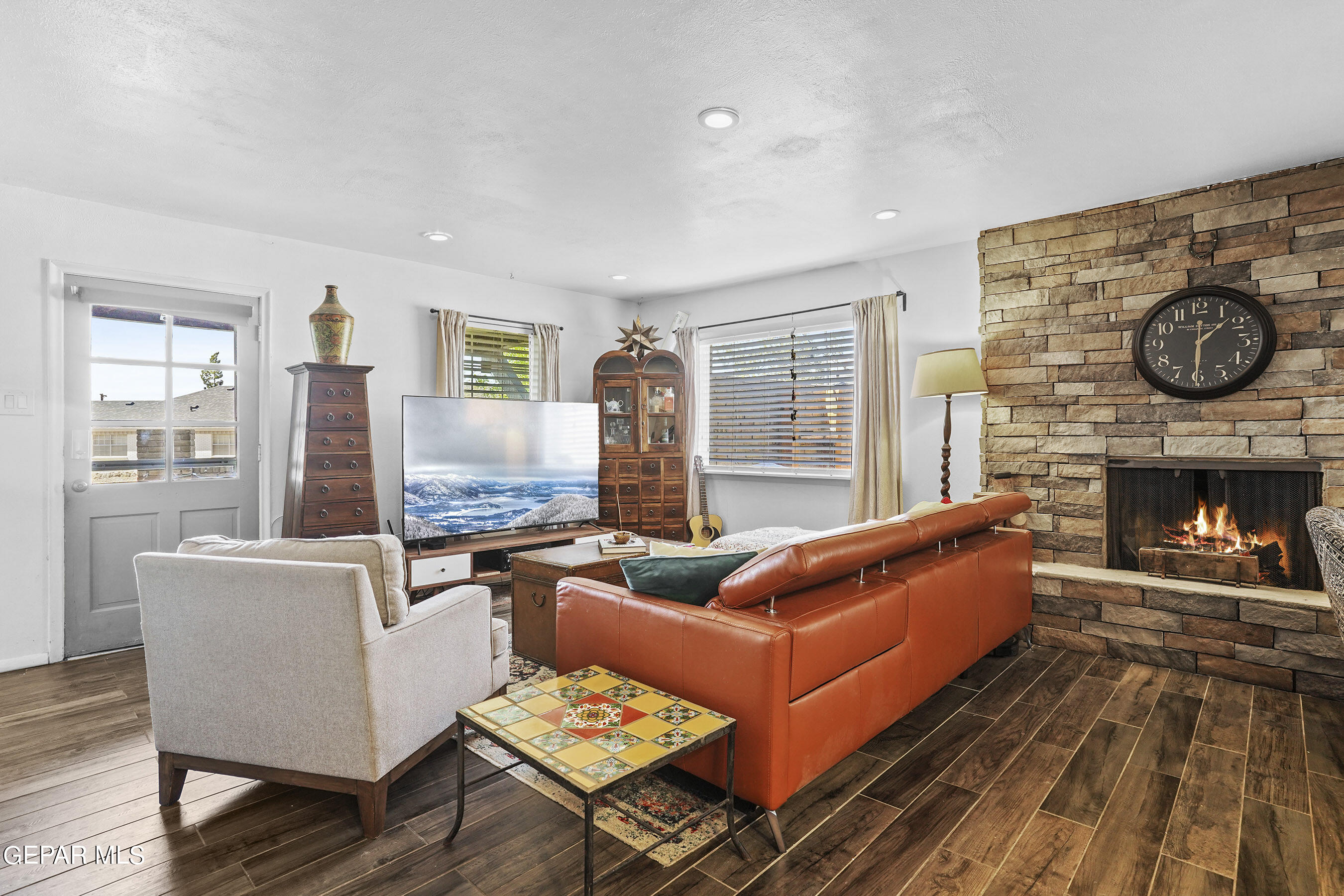 350 THUNDERBIRD Drive, 24