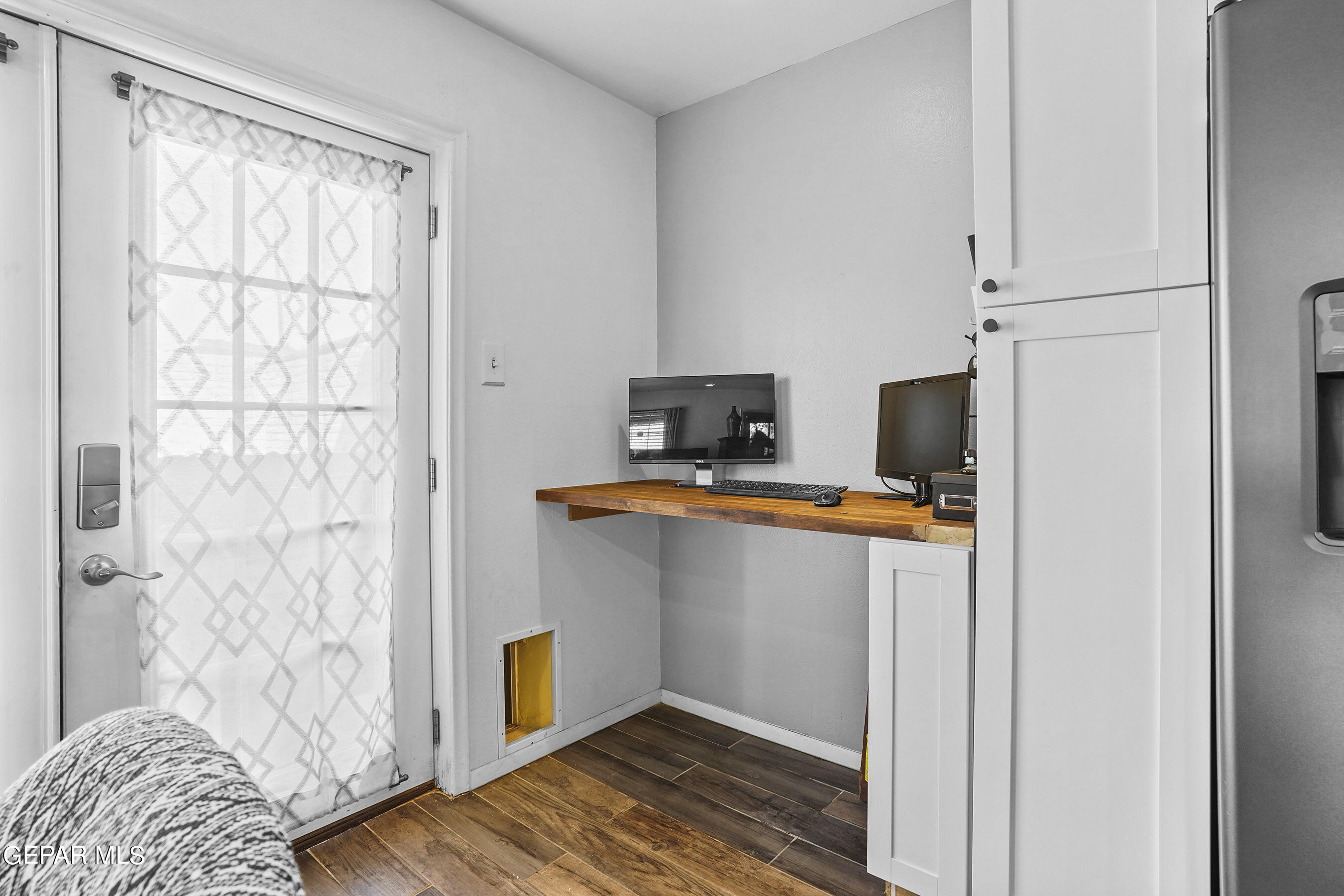 350 THUNDERBIRD Drive, 24