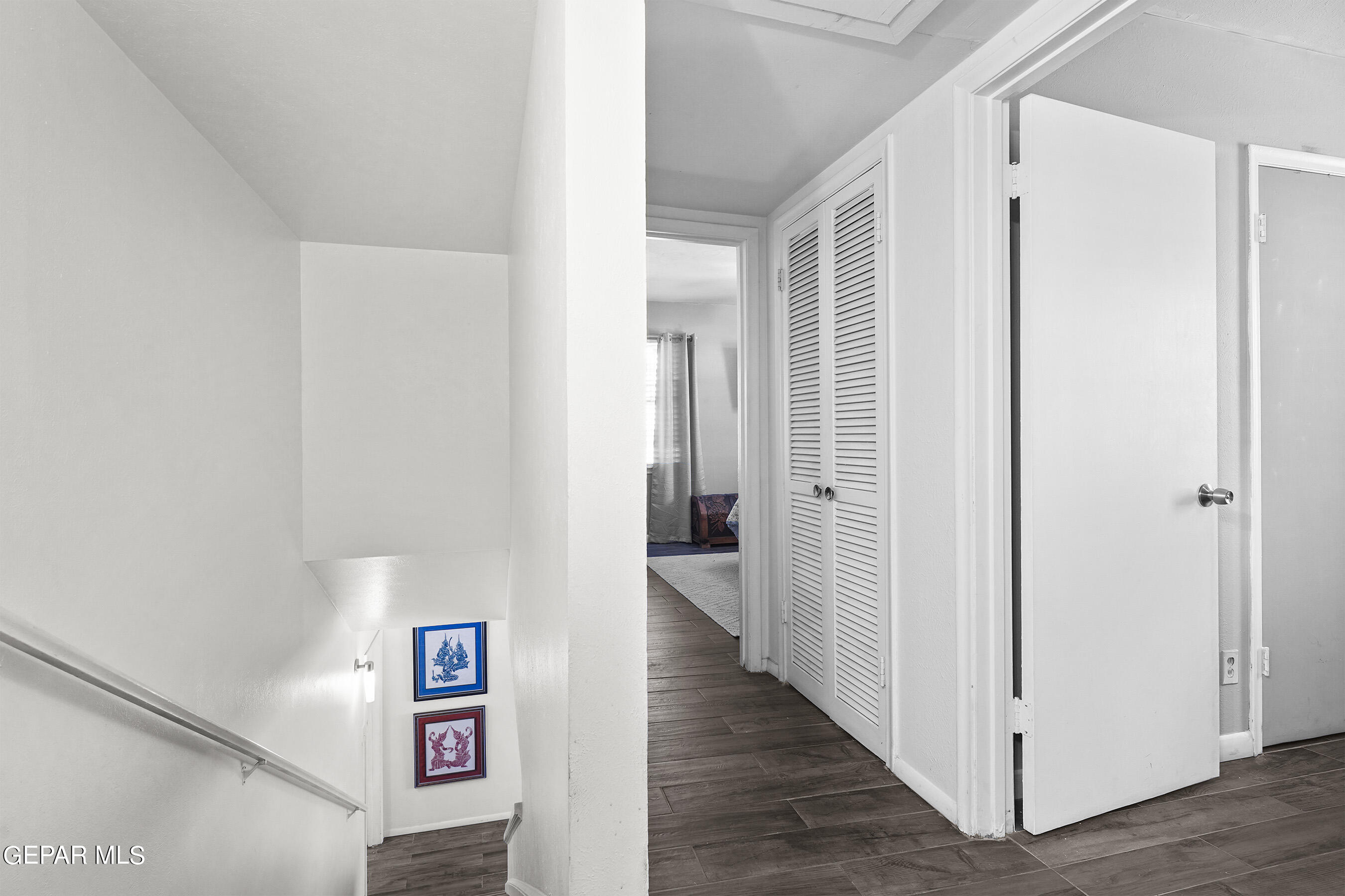 350 THUNDERBIRD Drive, 24