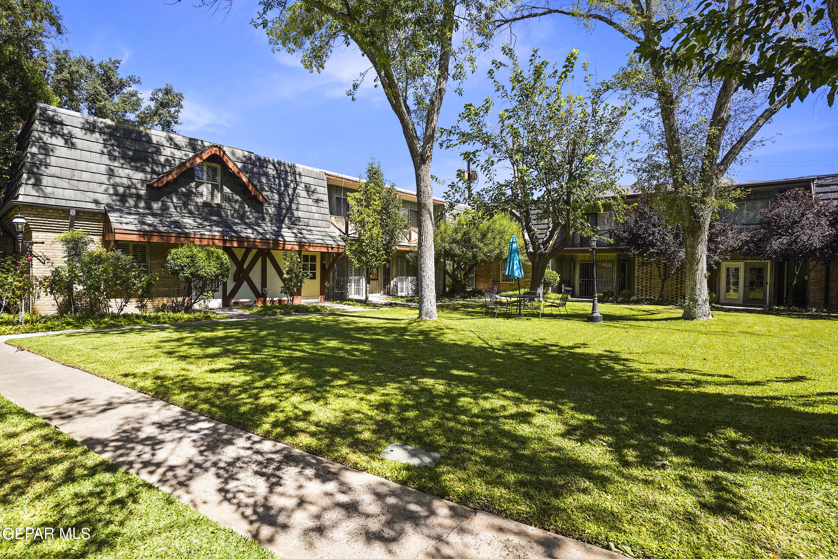 350 THUNDERBIRD Drive, 24