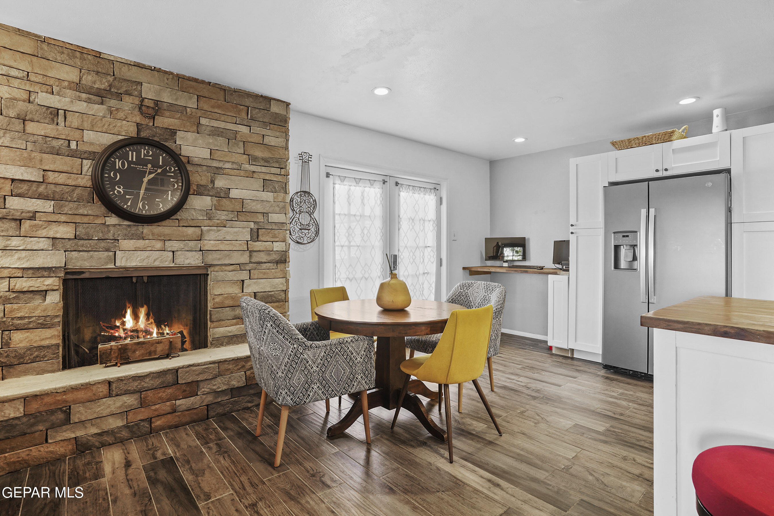 350 THUNDERBIRD Drive, 24