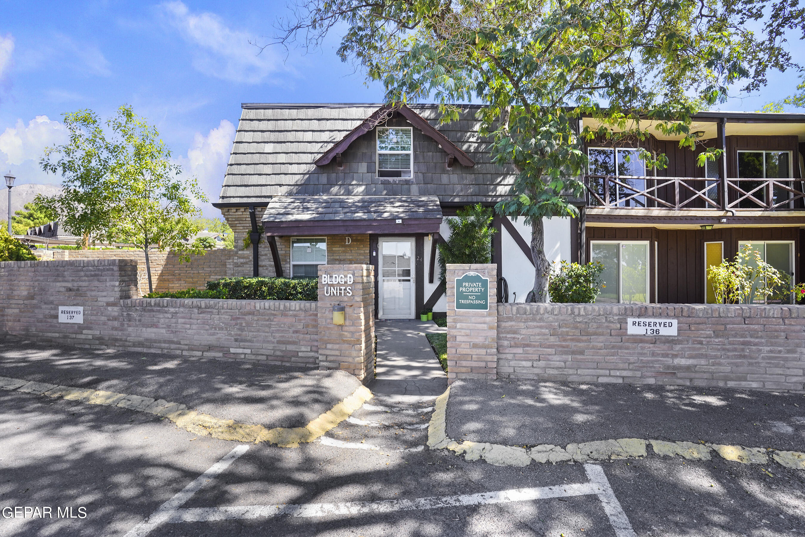 350 THUNDERBIRD Drive, 24