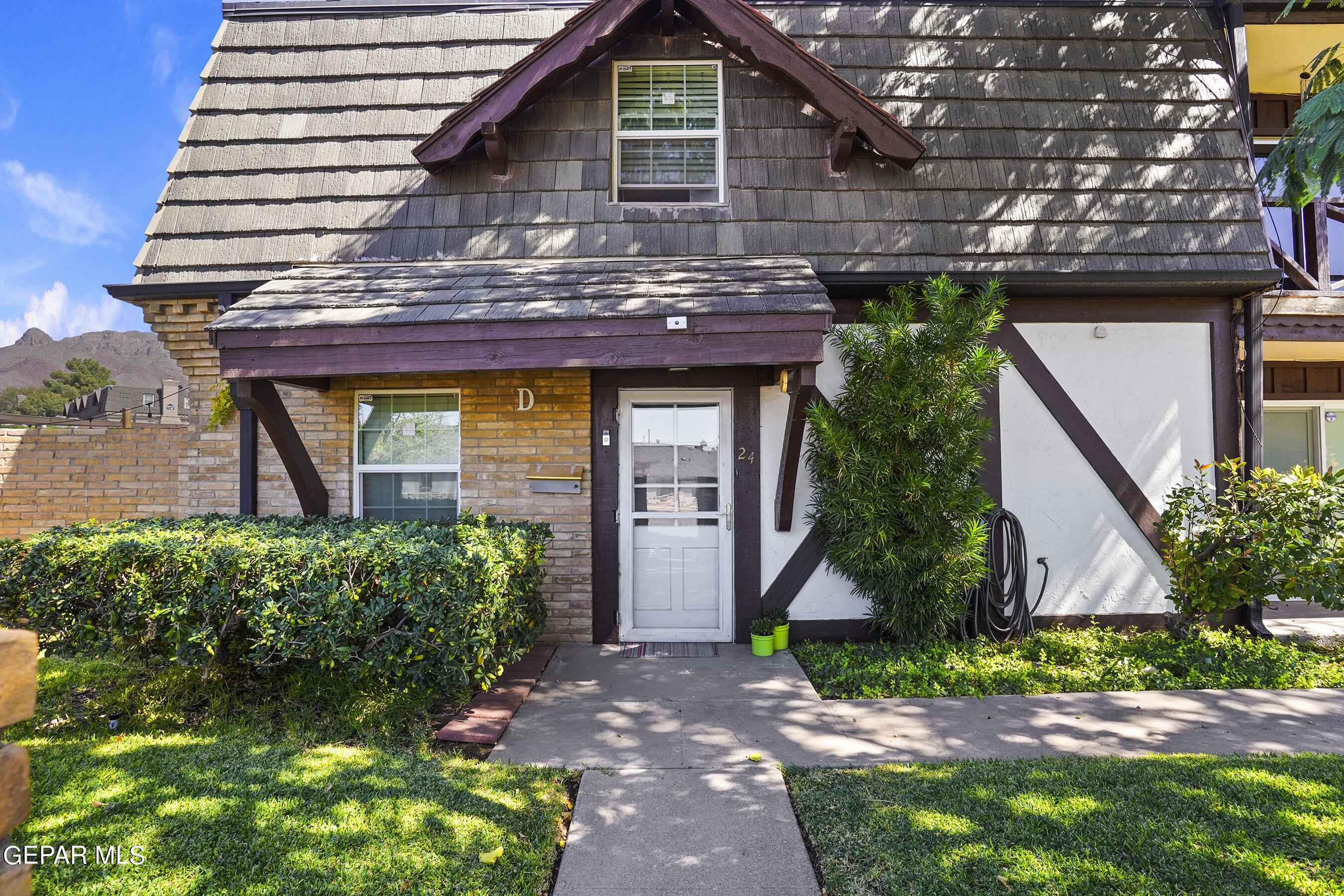 350 THUNDERBIRD Drive, 24