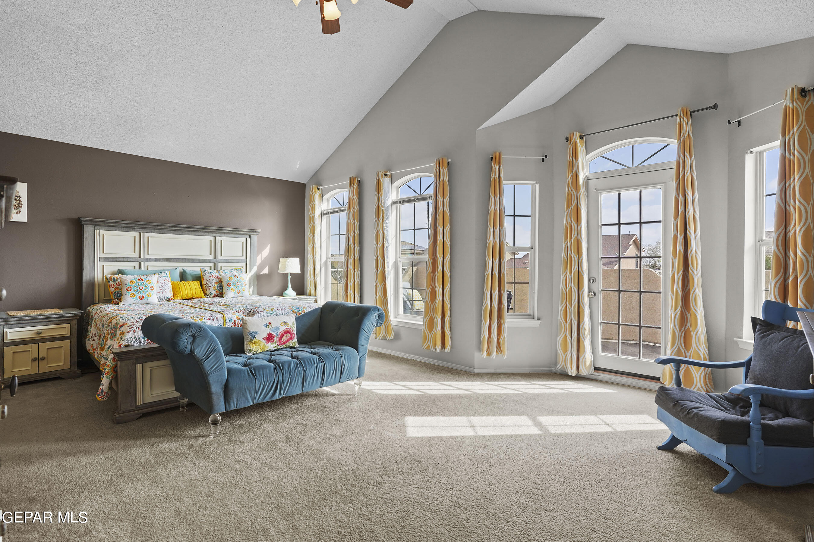 11241 NORTHVIEW Street